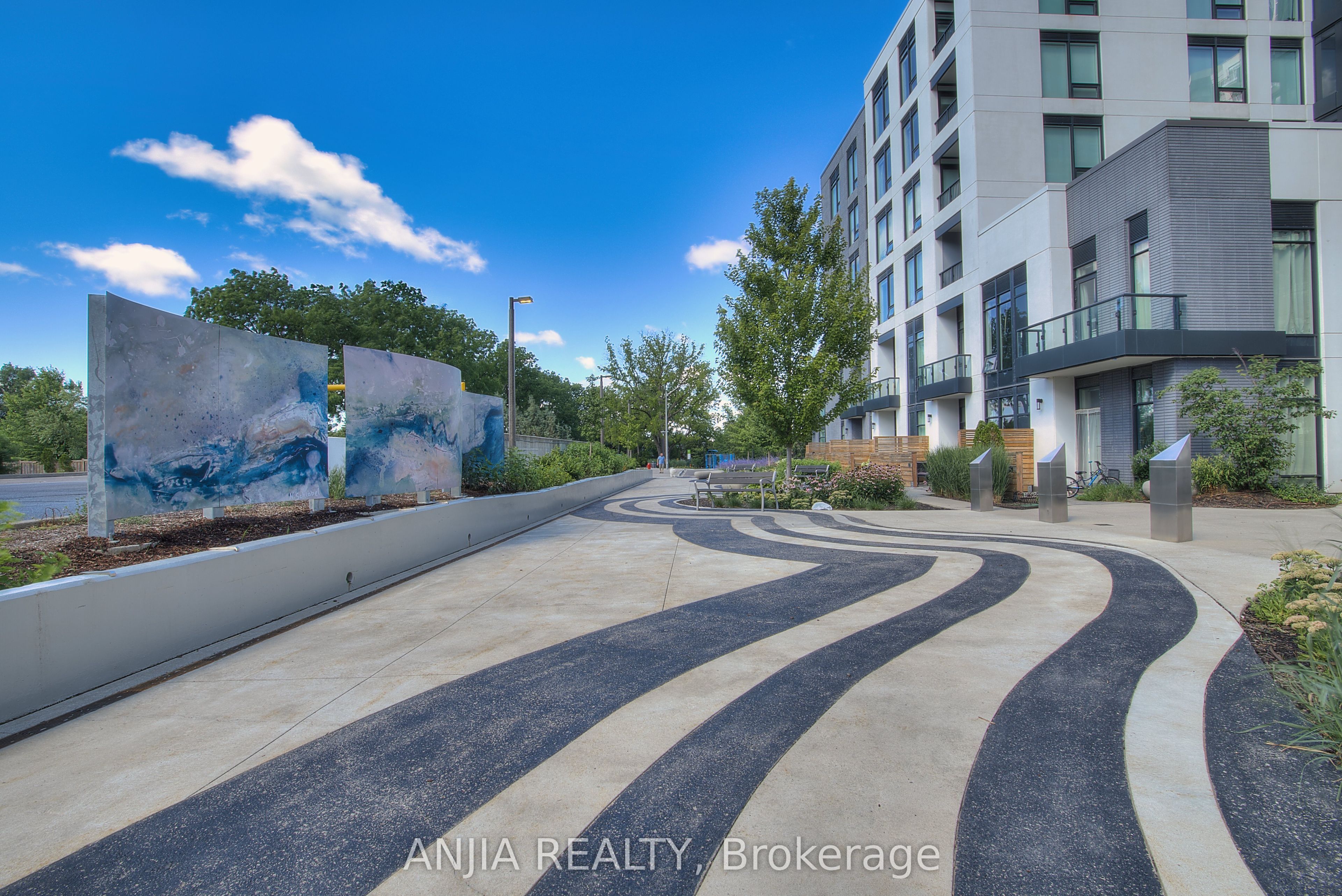 8868 Yonge Street 701, Richmond Hill, ON L4C 0T4 photo 4