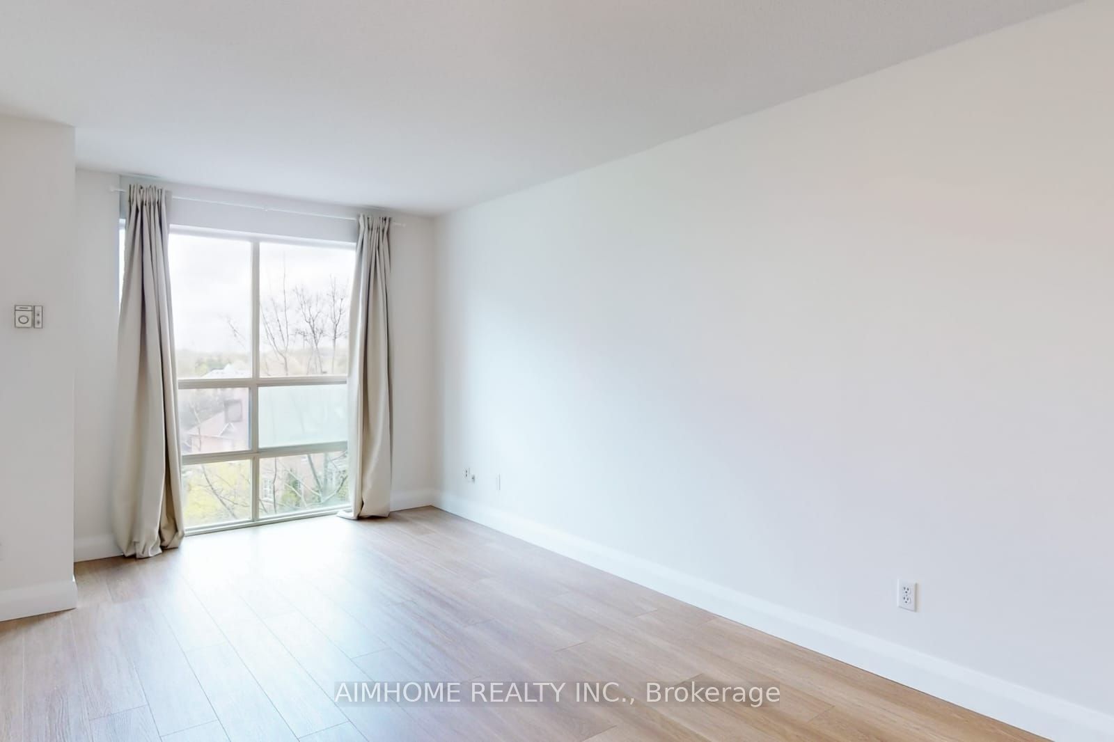 3 Ellesmere Street 413, Richmond Hill, ON L4B 4N2 photo 5