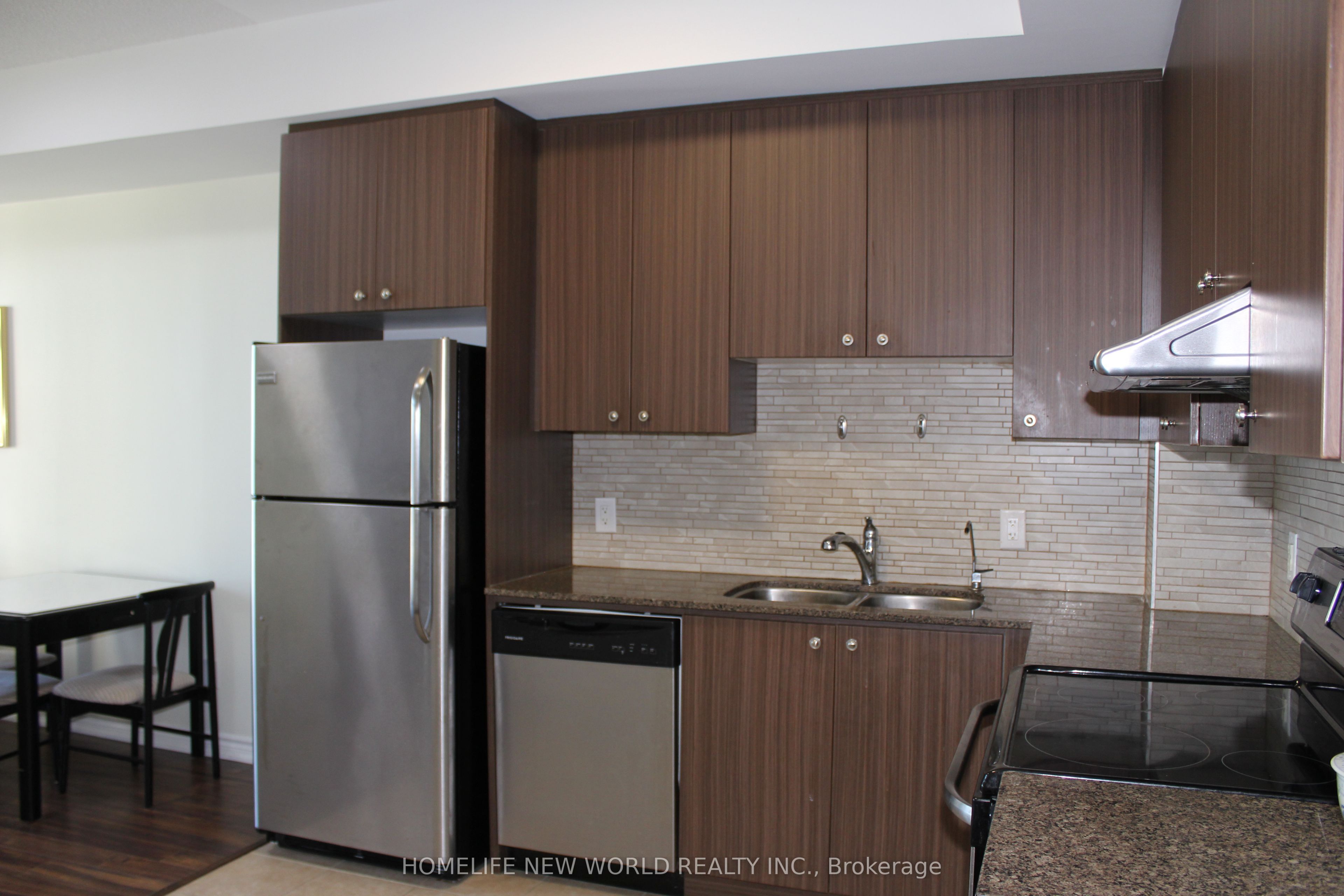 8323 Kennedy Road 603, Markham, ON L3R 5W7 photo 5