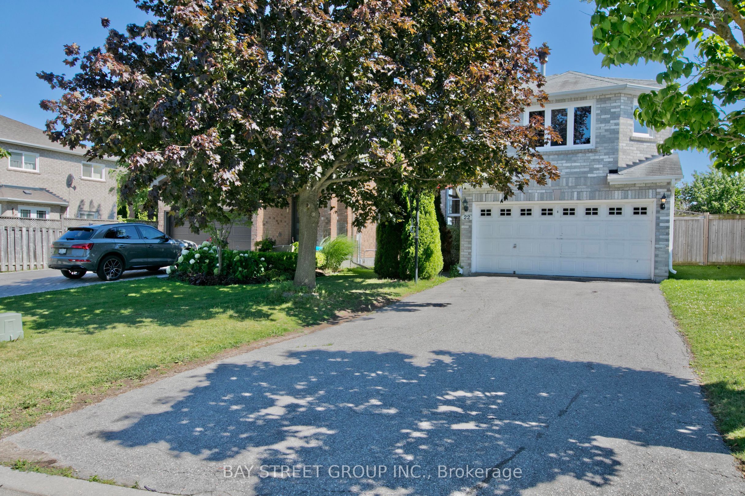 22 Taos Court, Richmond Hill, ON L4C 0G5 photo 3