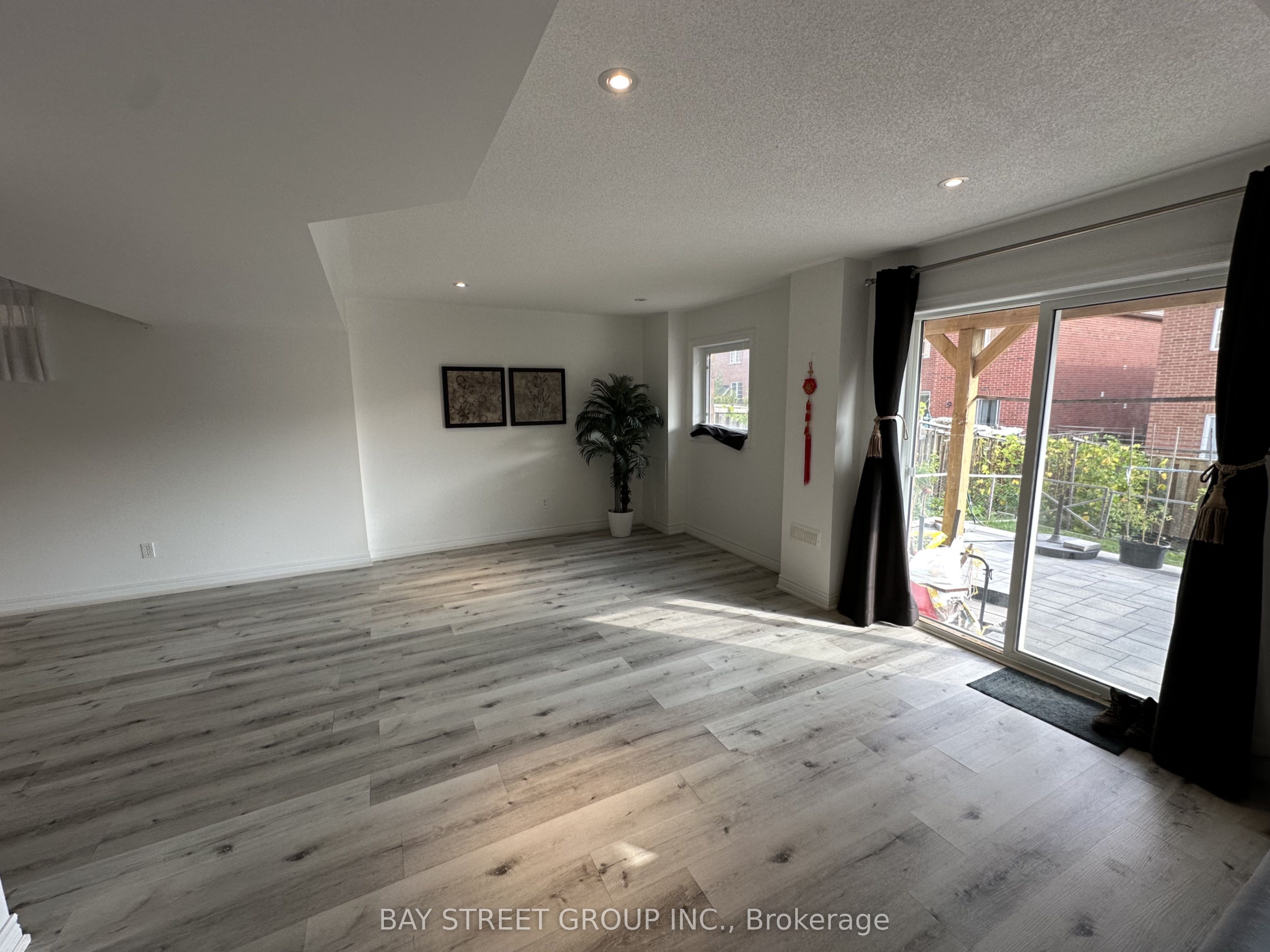 196 Colesbrook Road, Richmond Hill, ON L4S 0C2 photo 4