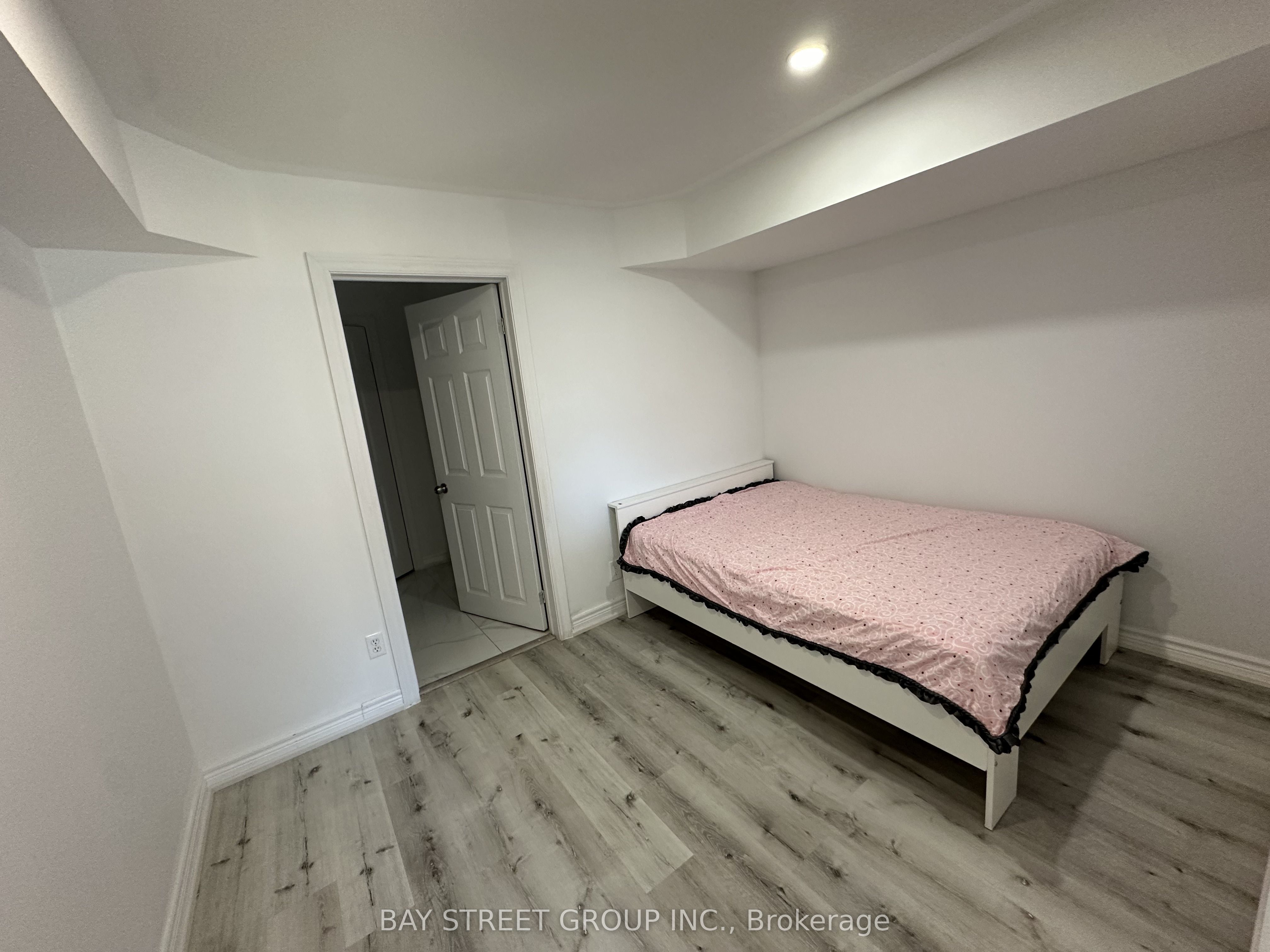 196 Colesbrook Road, Richmond Hill, ON L4S 0C2 photo 5