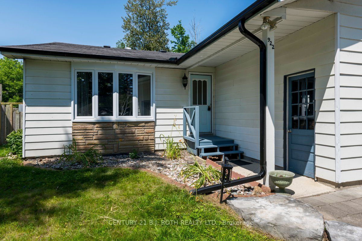 922 Elizabeth Avenue, Innisfil, ON L0L 1W0 photo 2