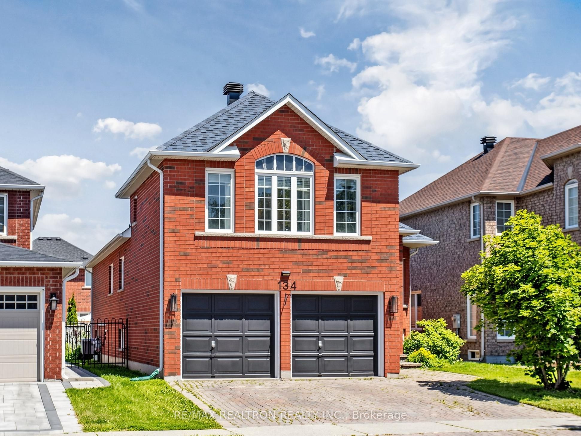 134 Humberland Drive, Richmond Hill, ON L4E 3Y7 photo 2