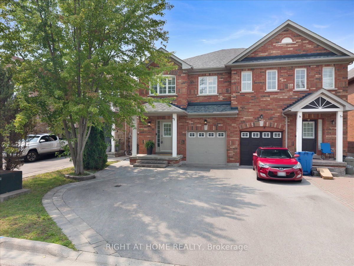 171 Burgess Crescent, Newmarket, ON L3X 2T9 photo 3