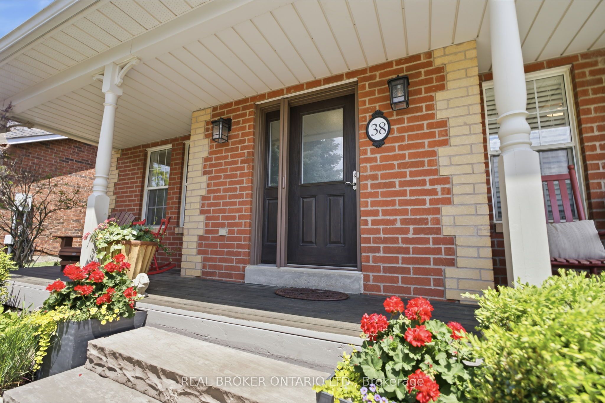 38 Galloway Crescent, Uxbridge, ON L9P 1W8 photo 3
