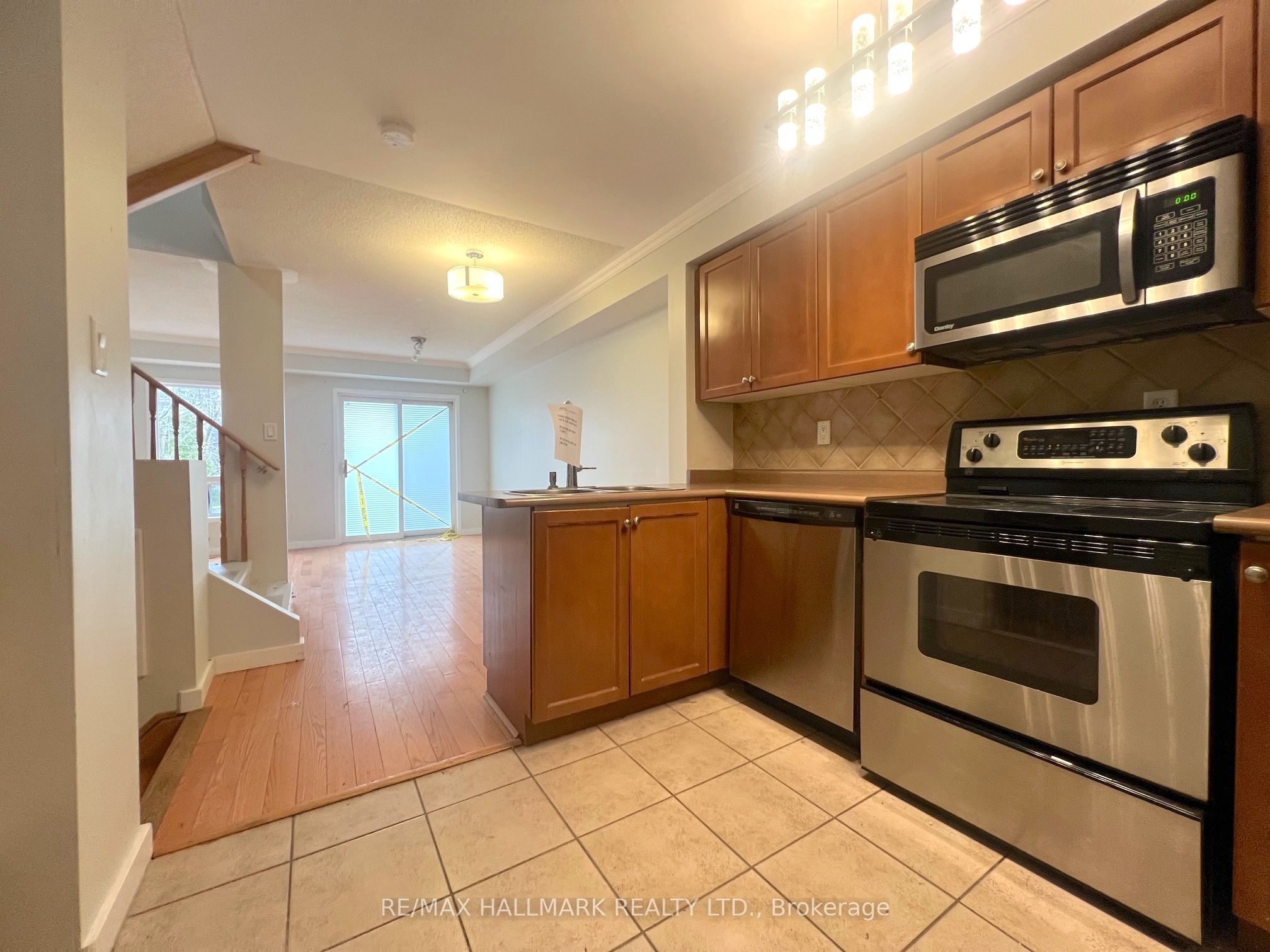 33 Lodgeway Drive, Vaughan, ON L6A 3S6 photo 3
