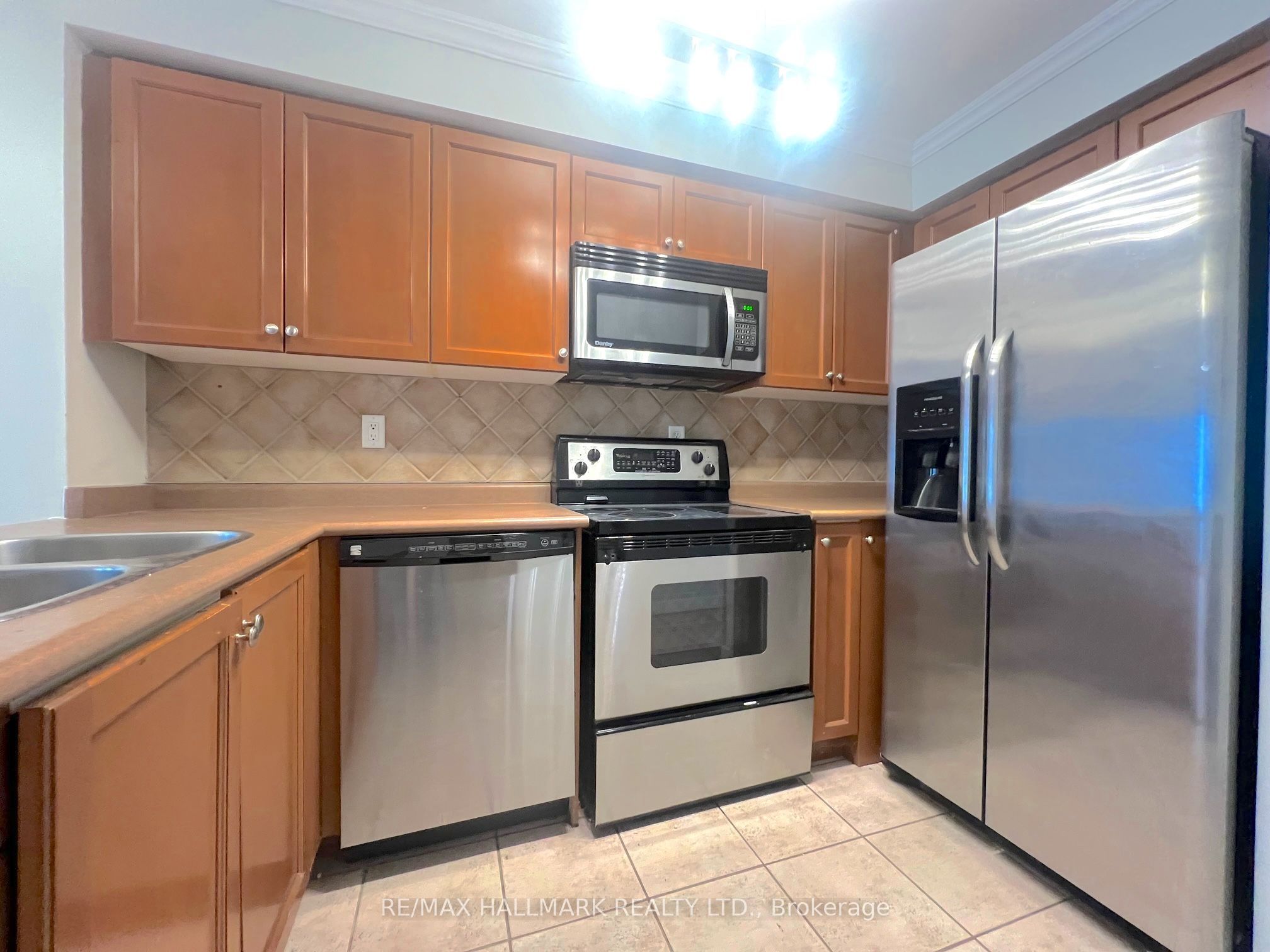 33 Lodgeway Drive, Vaughan, ON L6A 3S6 photo 4