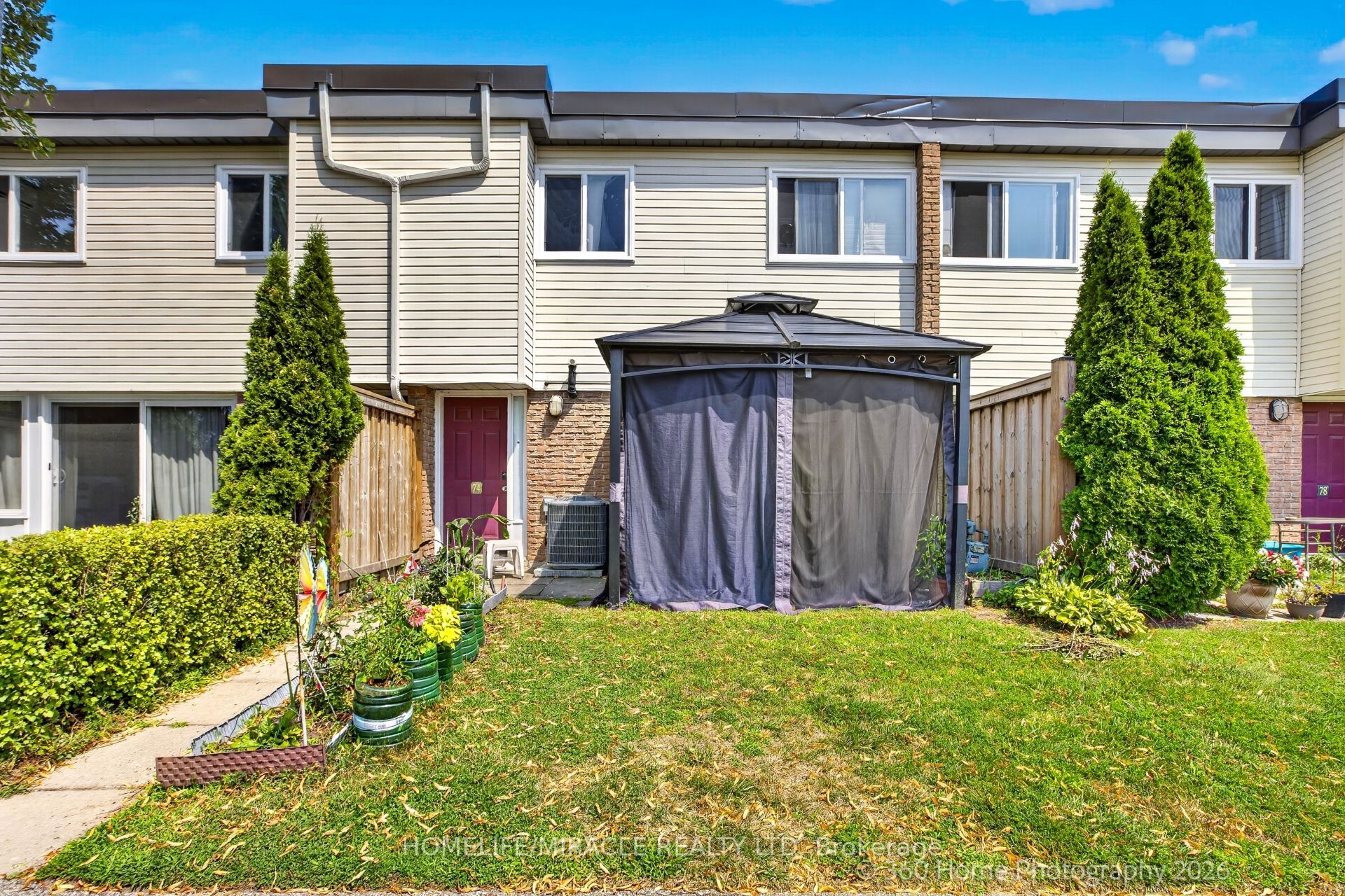 74 Springfair Avenue 165, Aurora, ON L4G 3M2
