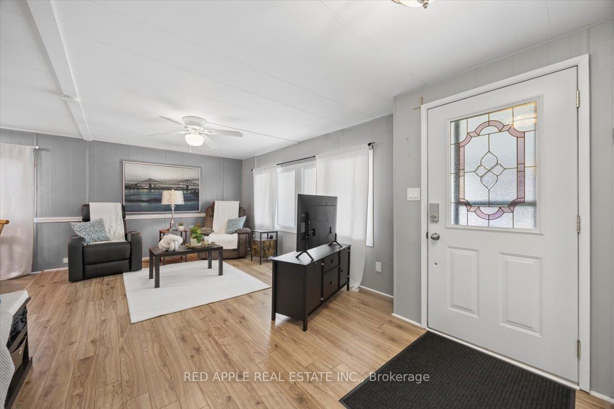30 Flora Court, Innisfil, ON L9S 1R4 photo 5