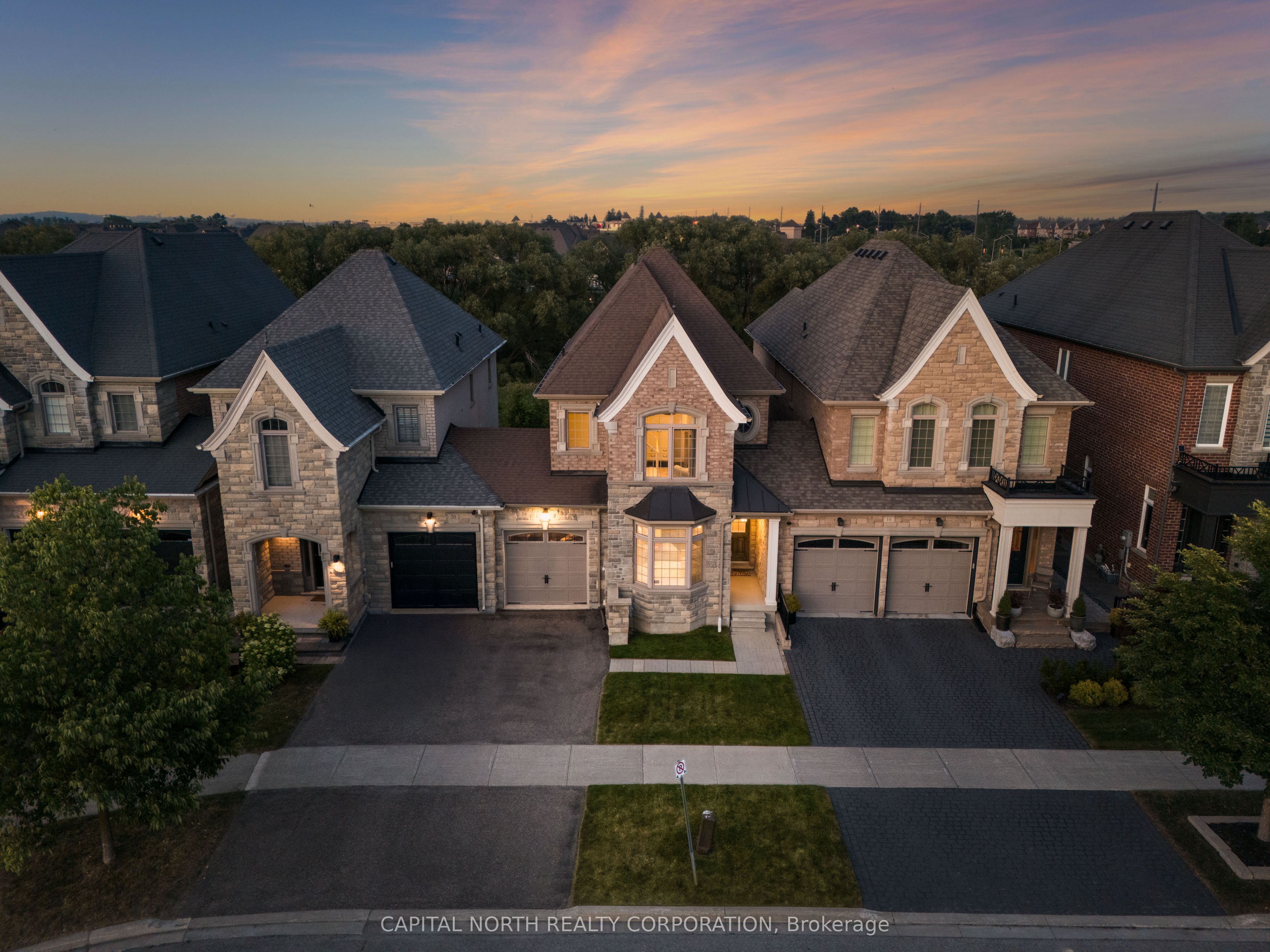 18 Alex Campbell Crescent, King, ON L7B 0C2 photo 2