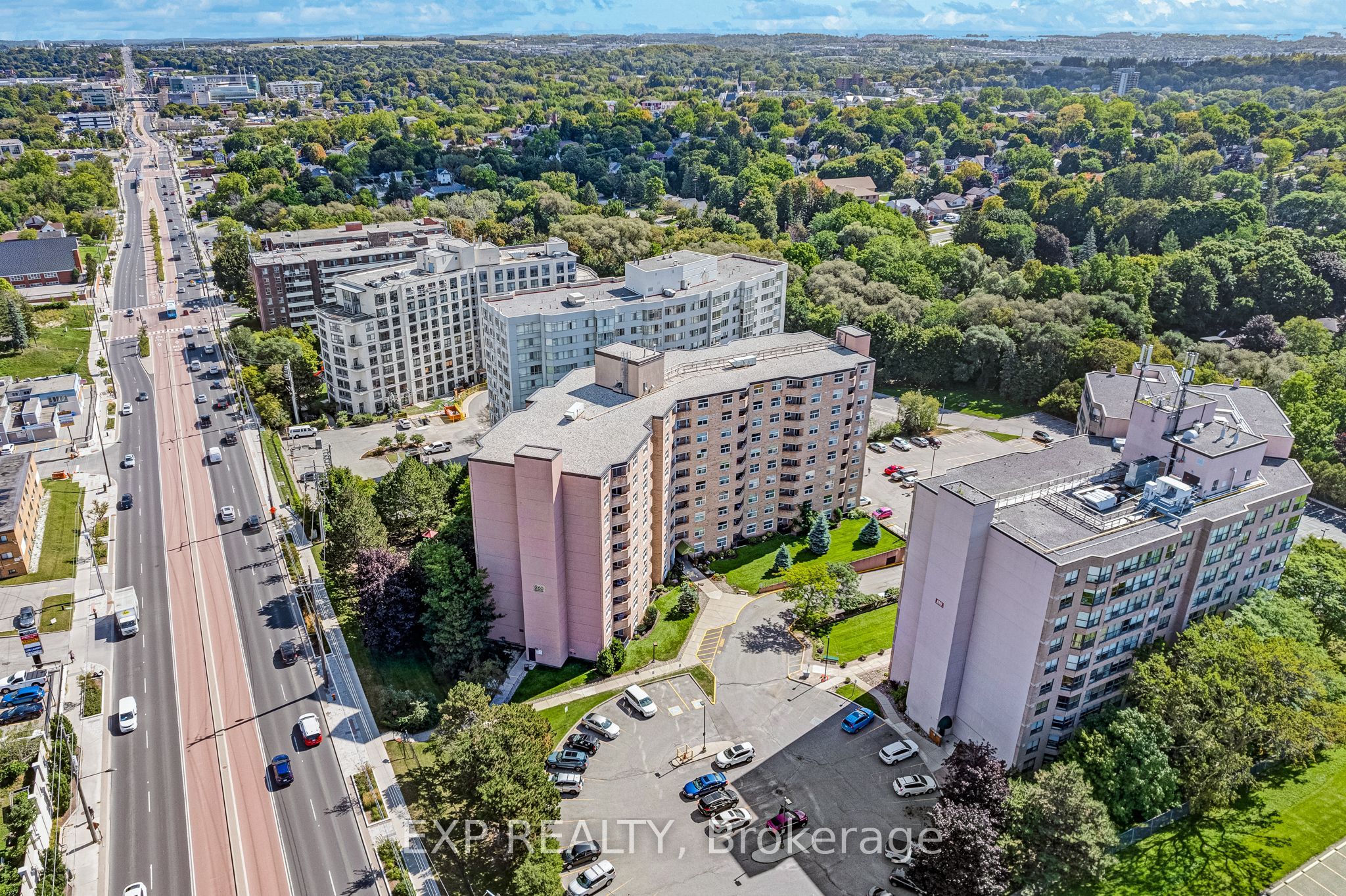 260 Davis Drive 1014, Newmarket, ON L3Y 7C3 photo 2