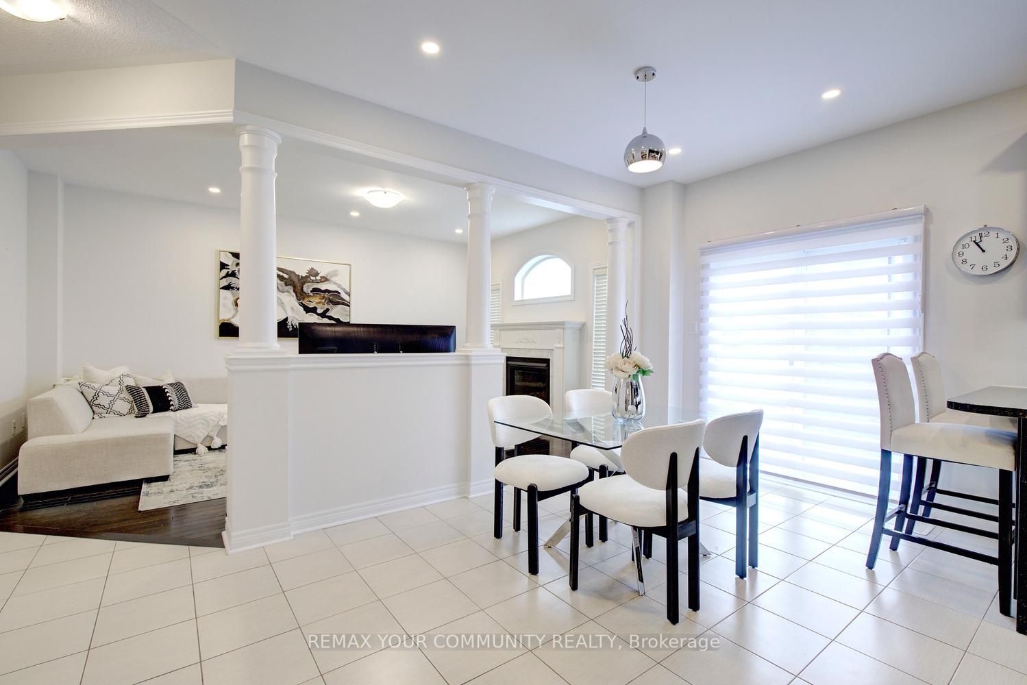 378 Lauderdale Drive, Vaughan, ON L6A 4K9 photo 2