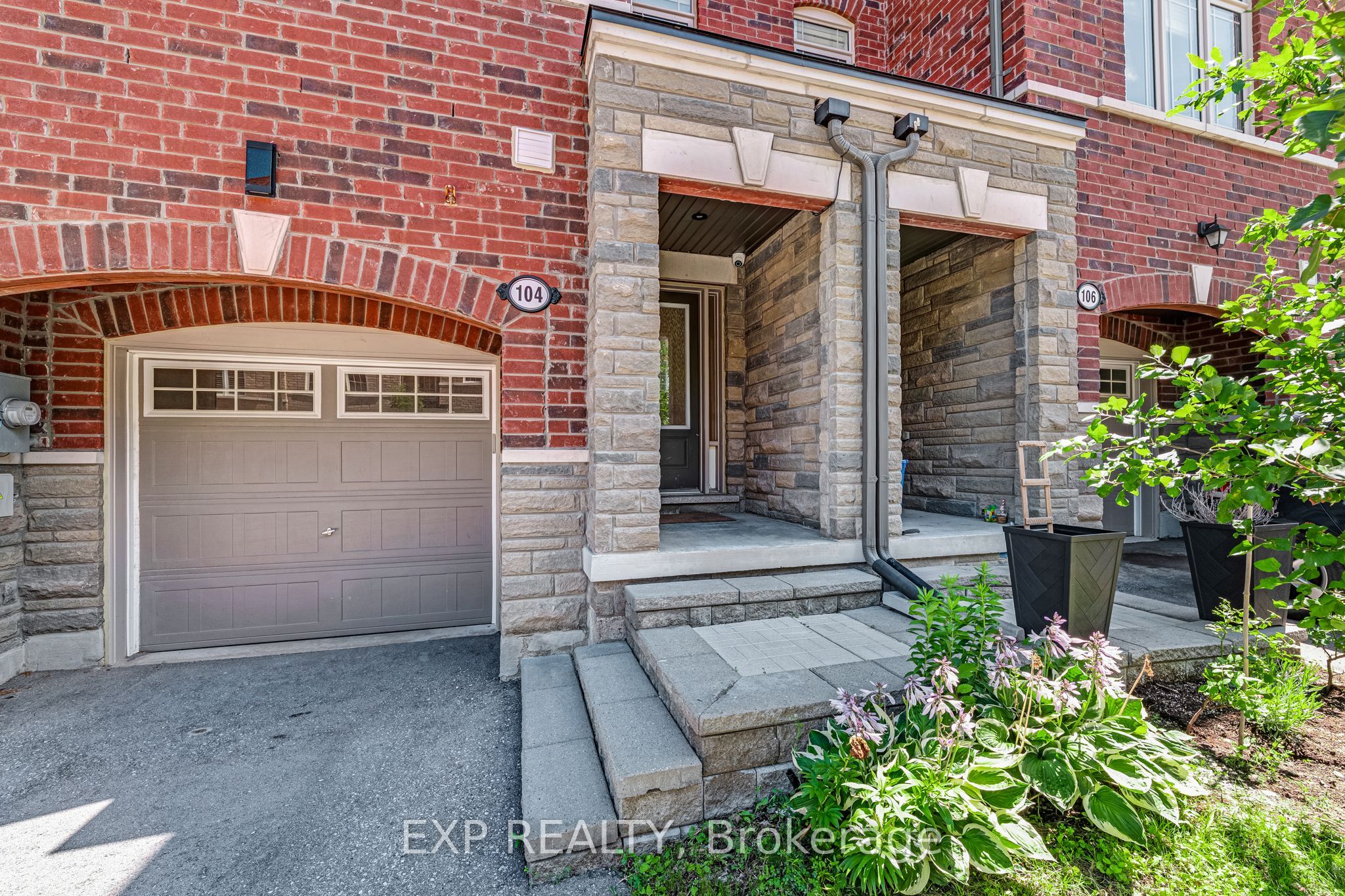 104 Gordon Circle, Newmarket, ON L3Y 0C9 photo 2