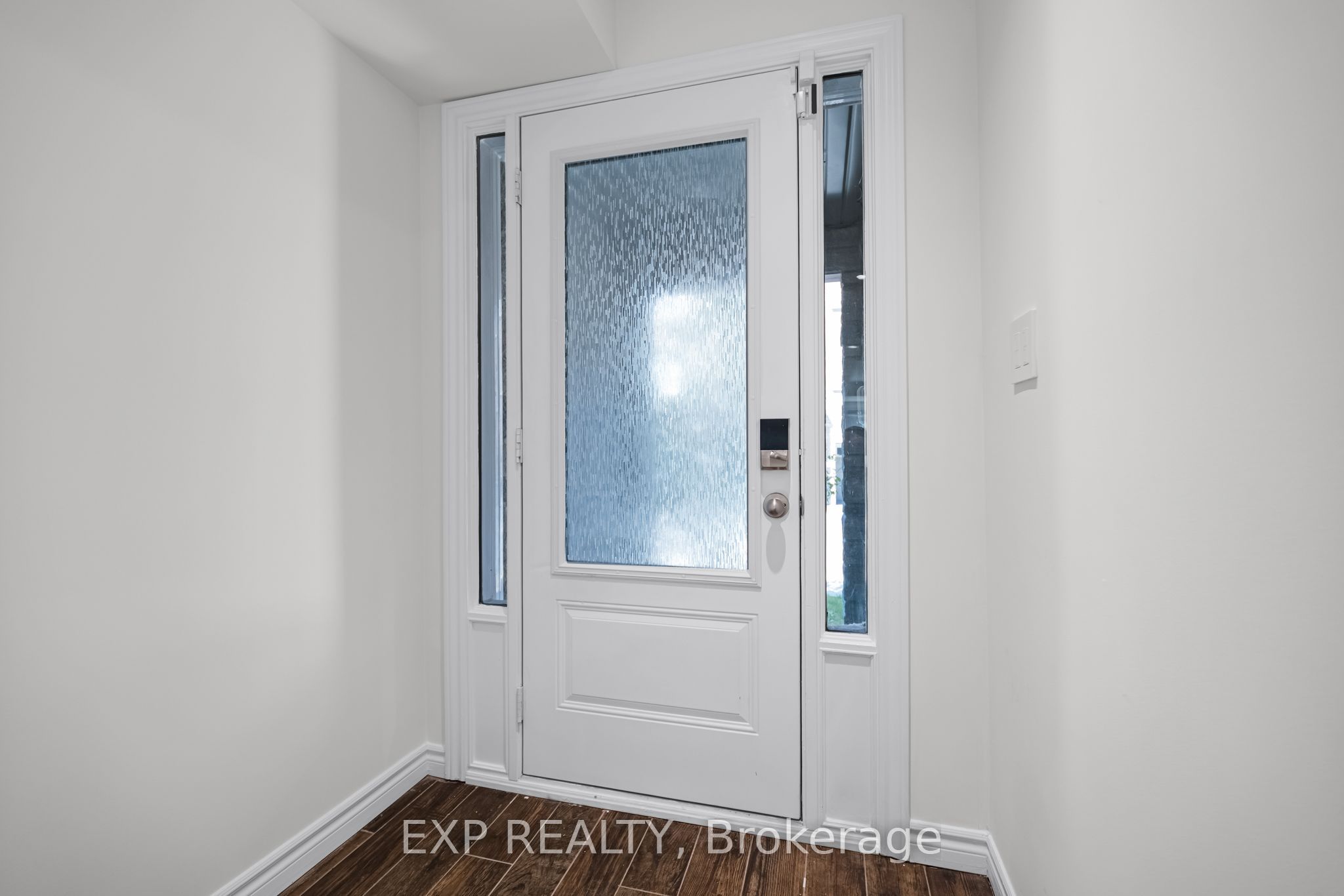 104 Gordon Circle, Newmarket, ON L3Y 0C9 photo 3