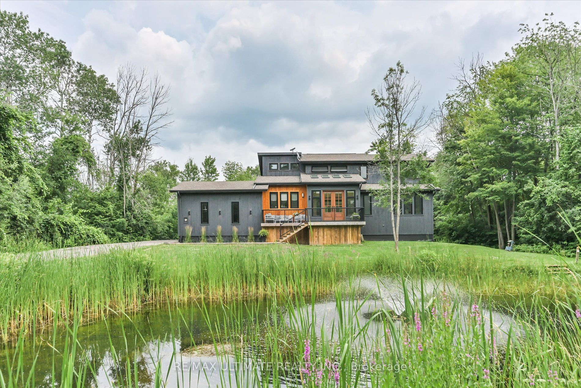 21115 Yonge Street, East Gwillimbury, ON L9N 0J6