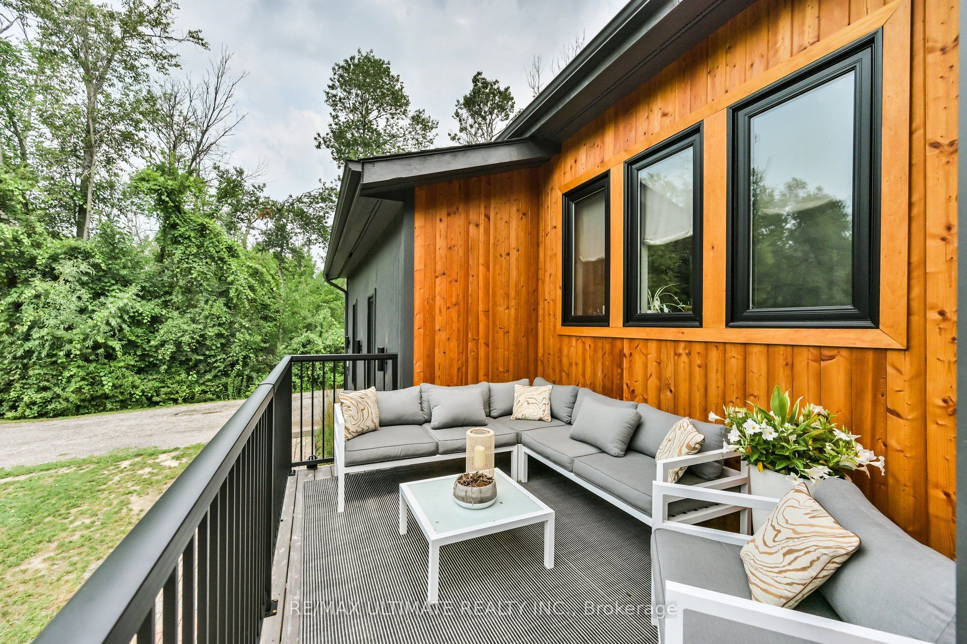 21115 Yonge Street, East Gwillimbury, ON L9N 0J6 photo 3
