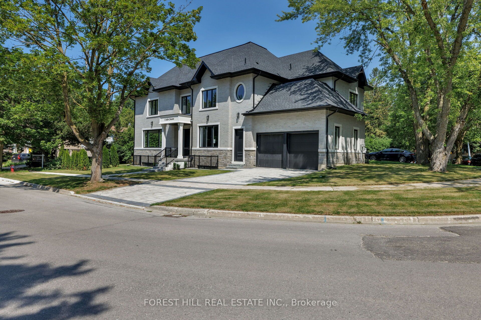 5 Cedar Crescent, Aurora, ON L4G 3J7