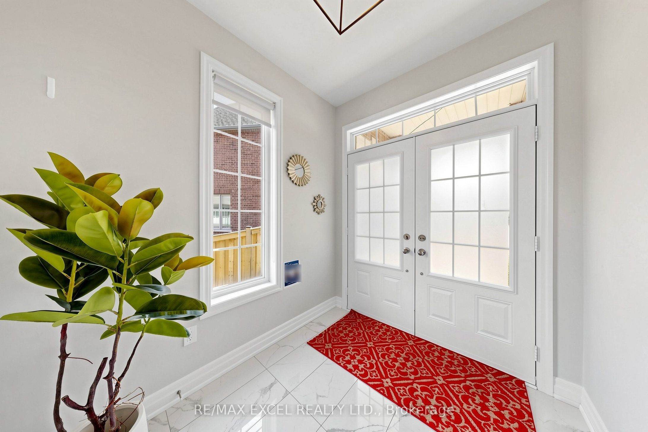 12 Acacia Court, East Gwillimbury, ON L9N 0V2 photo 3