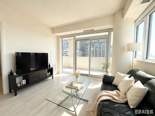 9000 JANE Street 424, Vaughan, ON L4K 0M6 photo 2