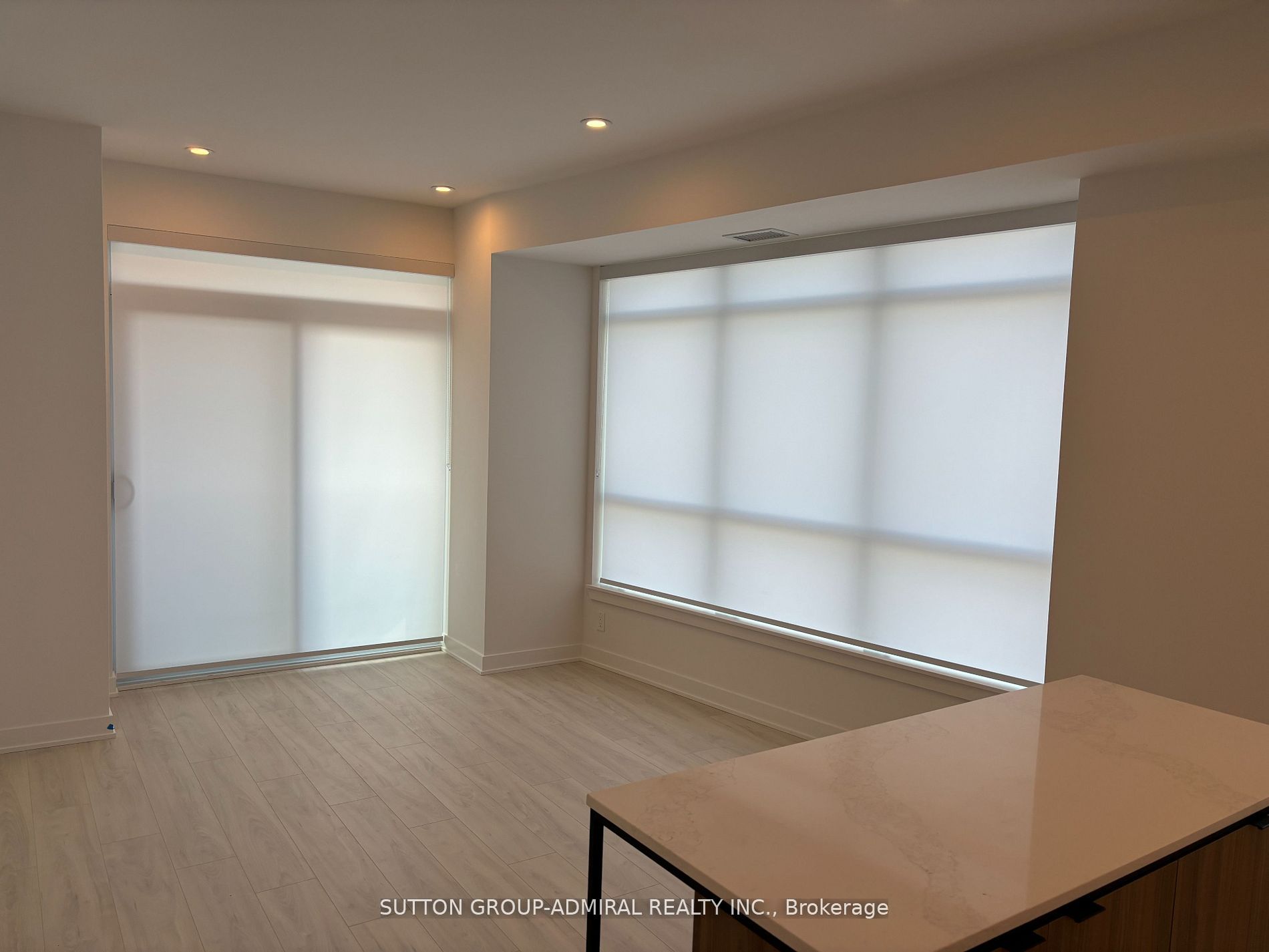 30 Upper Mall Way A1505, Vaughan, ON L4J 0L7 photo 5