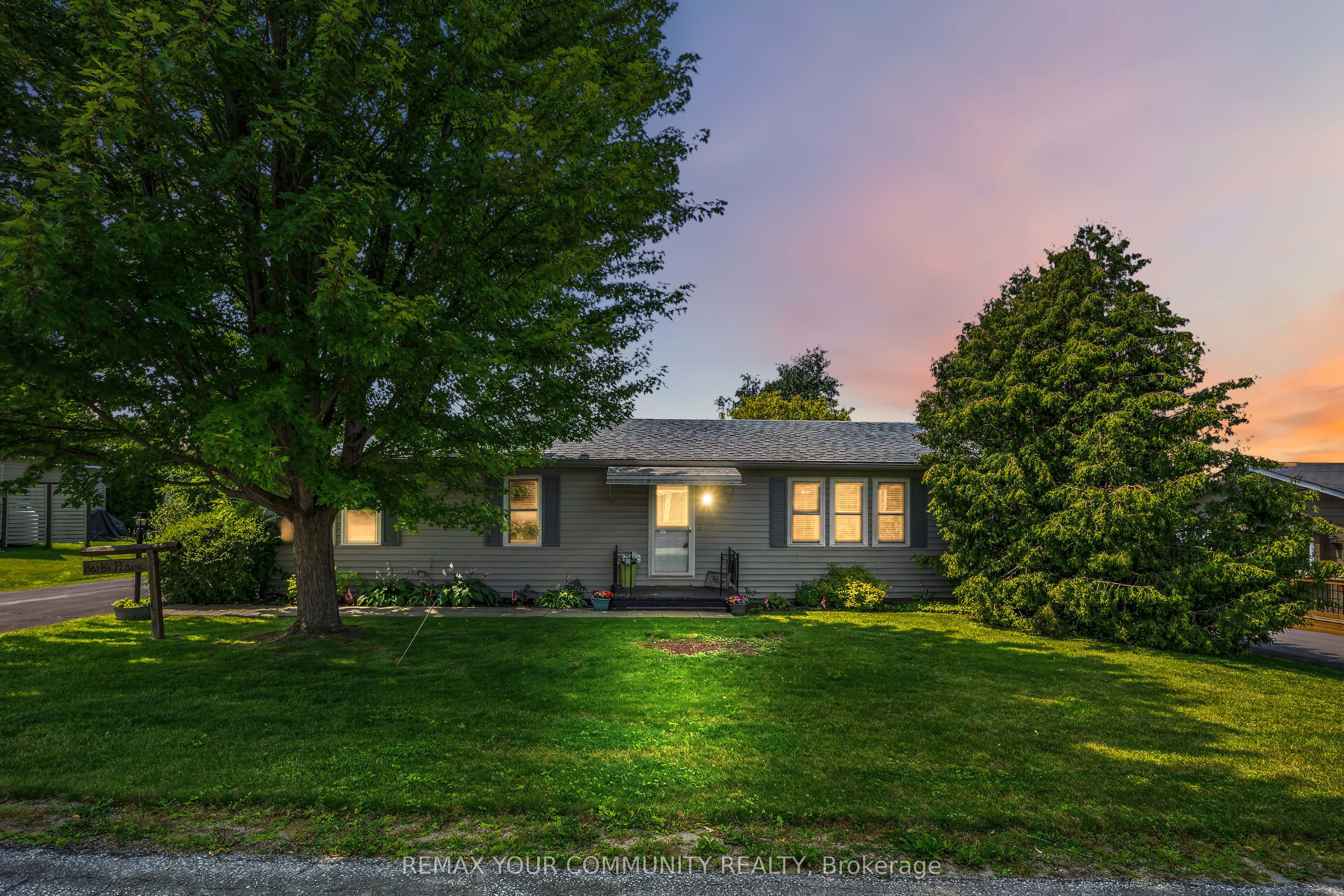 17 Kelsey Crescent, Georgina, ON L0E 1R0