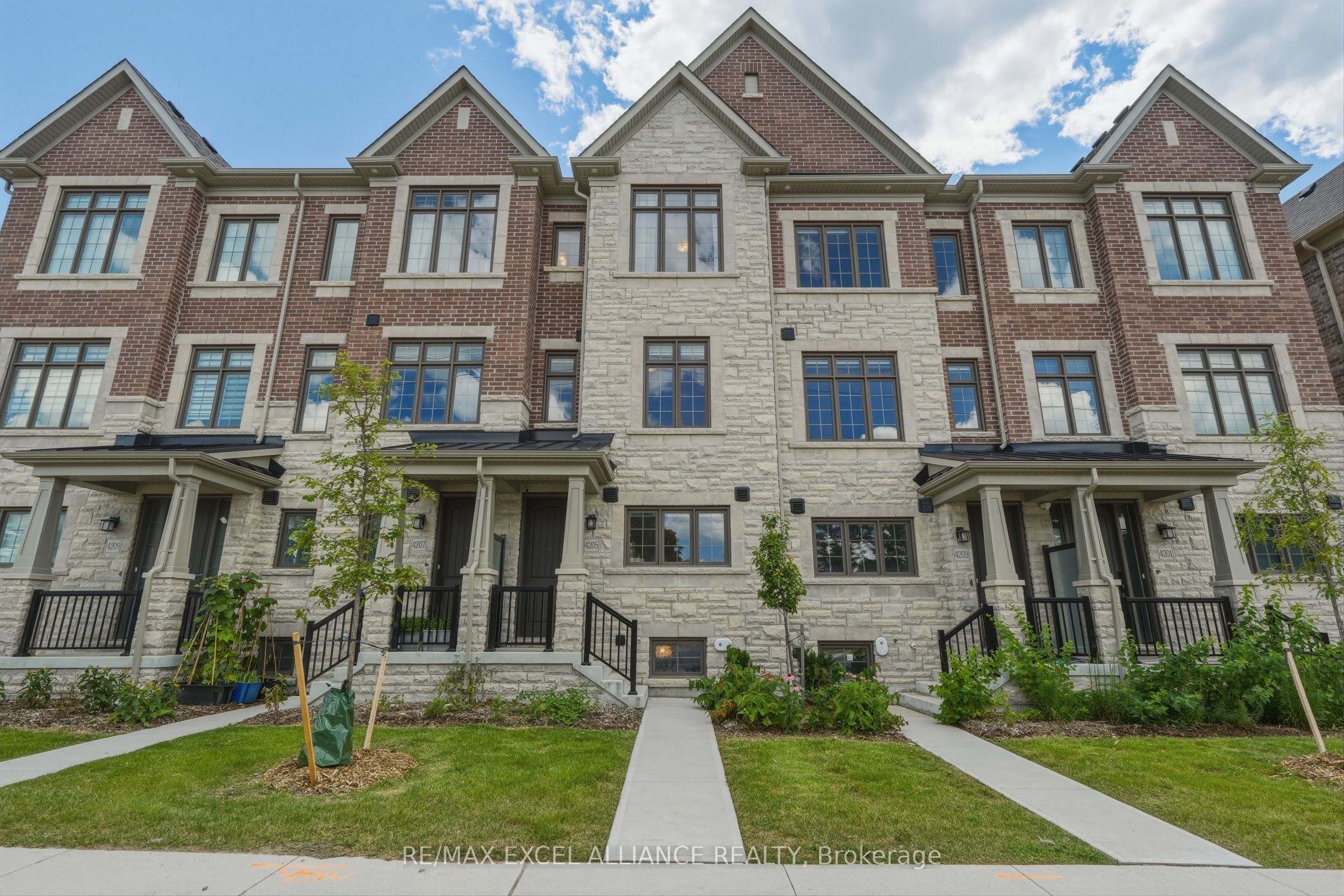4205 Major Mackenzie Drive E, Markham, ON L6C 3L5