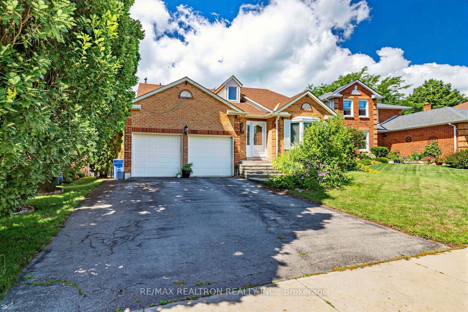 416 Alex Doner Drive, Newmarket, ON L3X 1C4 photo 3