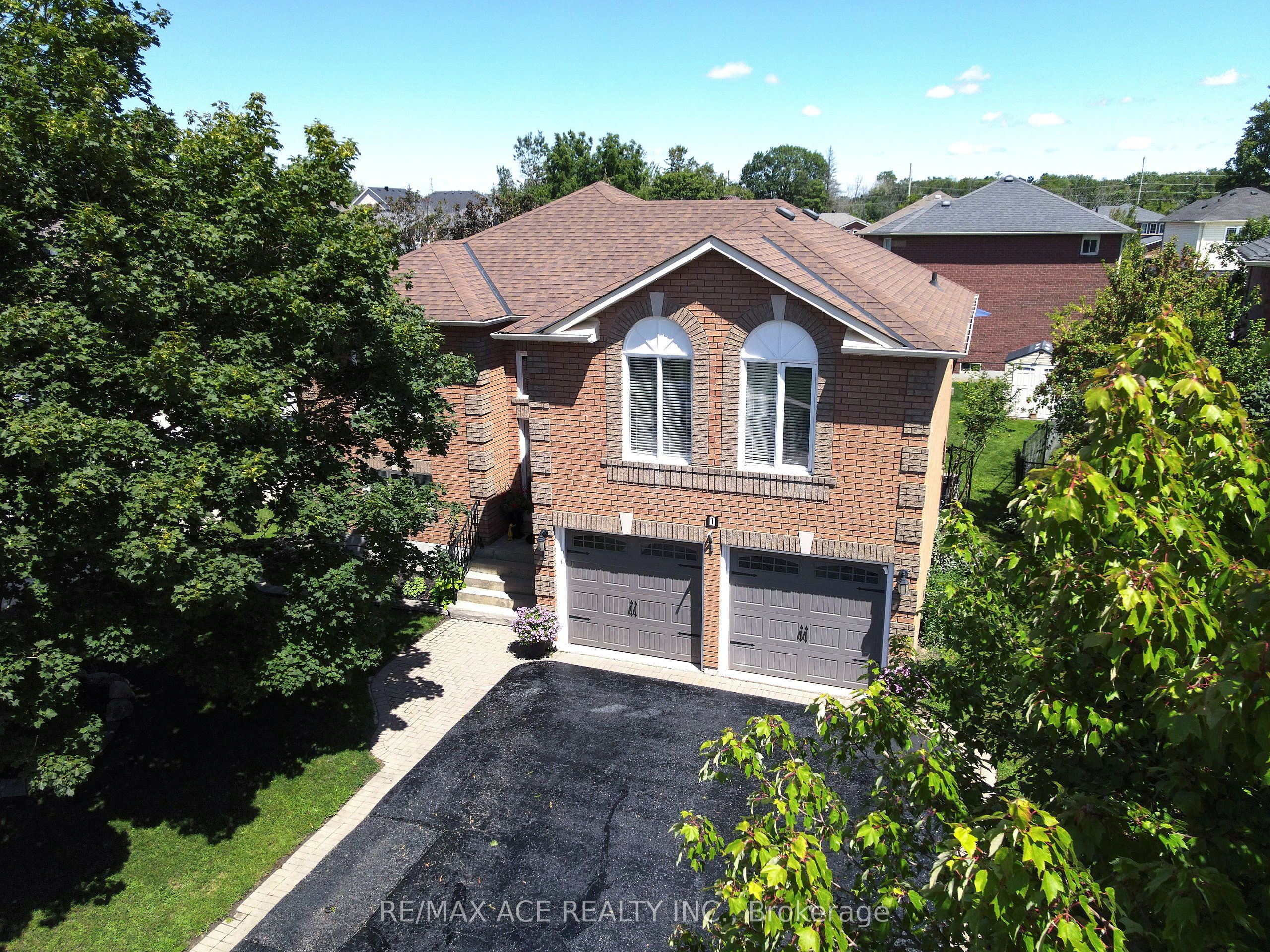 1 Margaret Place, Georgina, ON L4P 3X1 photo 3