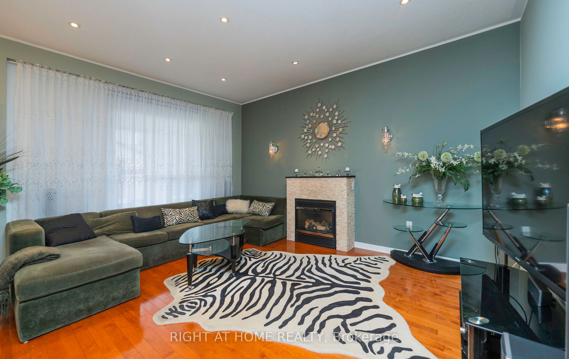 84 Verdi Road, Richmond Hill, ON L4E 4P6 photo 4