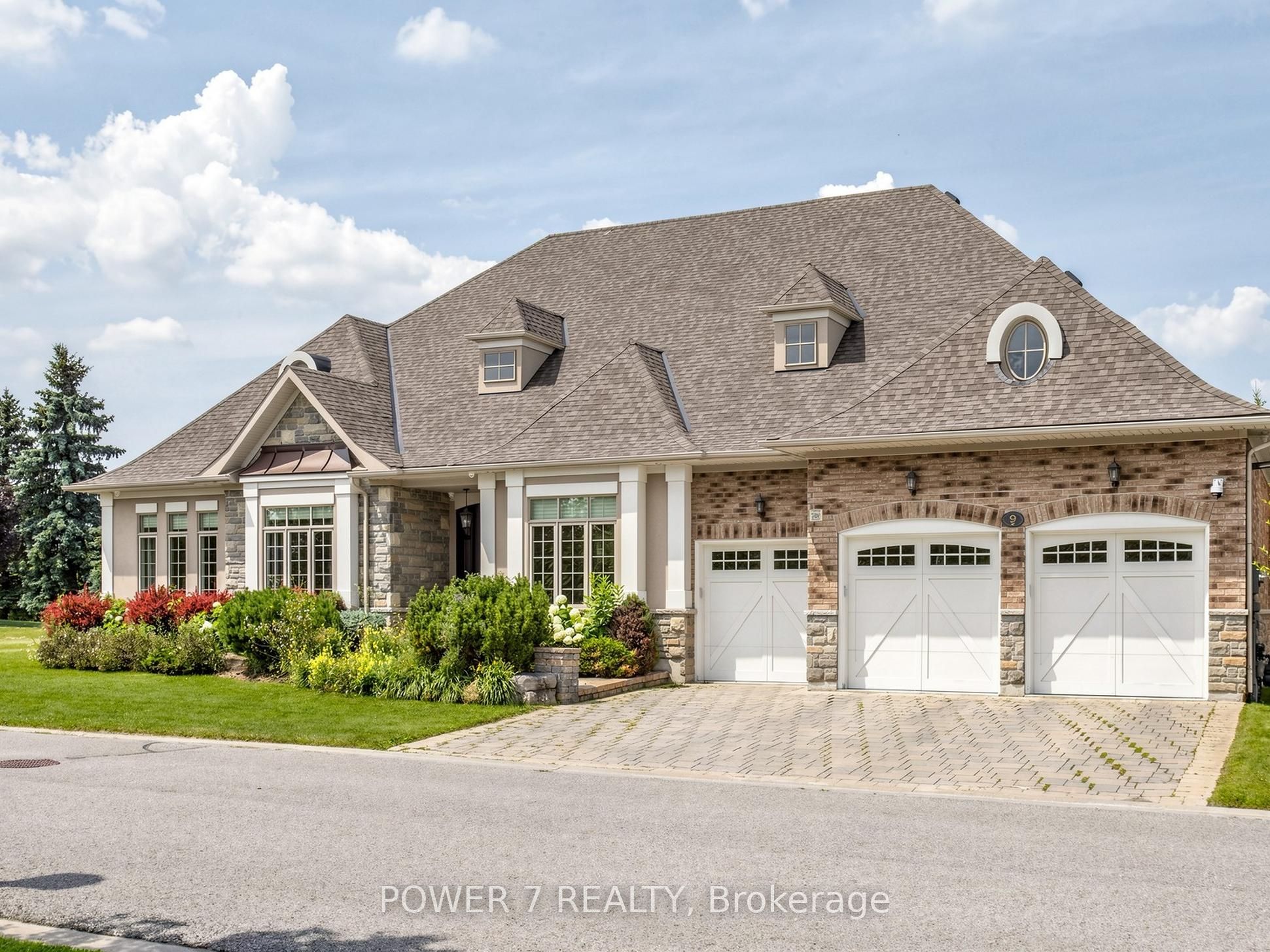 9 Emerald Heights Drive, Whitchurch-Stouffville, ON L4A 0C8 photo 2