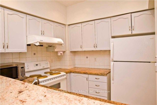 21 St. Moritz Way 12, Markham, ON L3R 4G4 photo 3