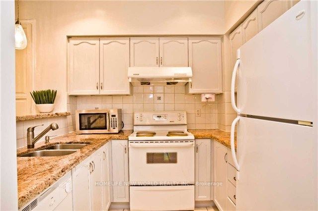 21 St. Moritz Way 12, Markham, ON L3R 4G4 photo 4