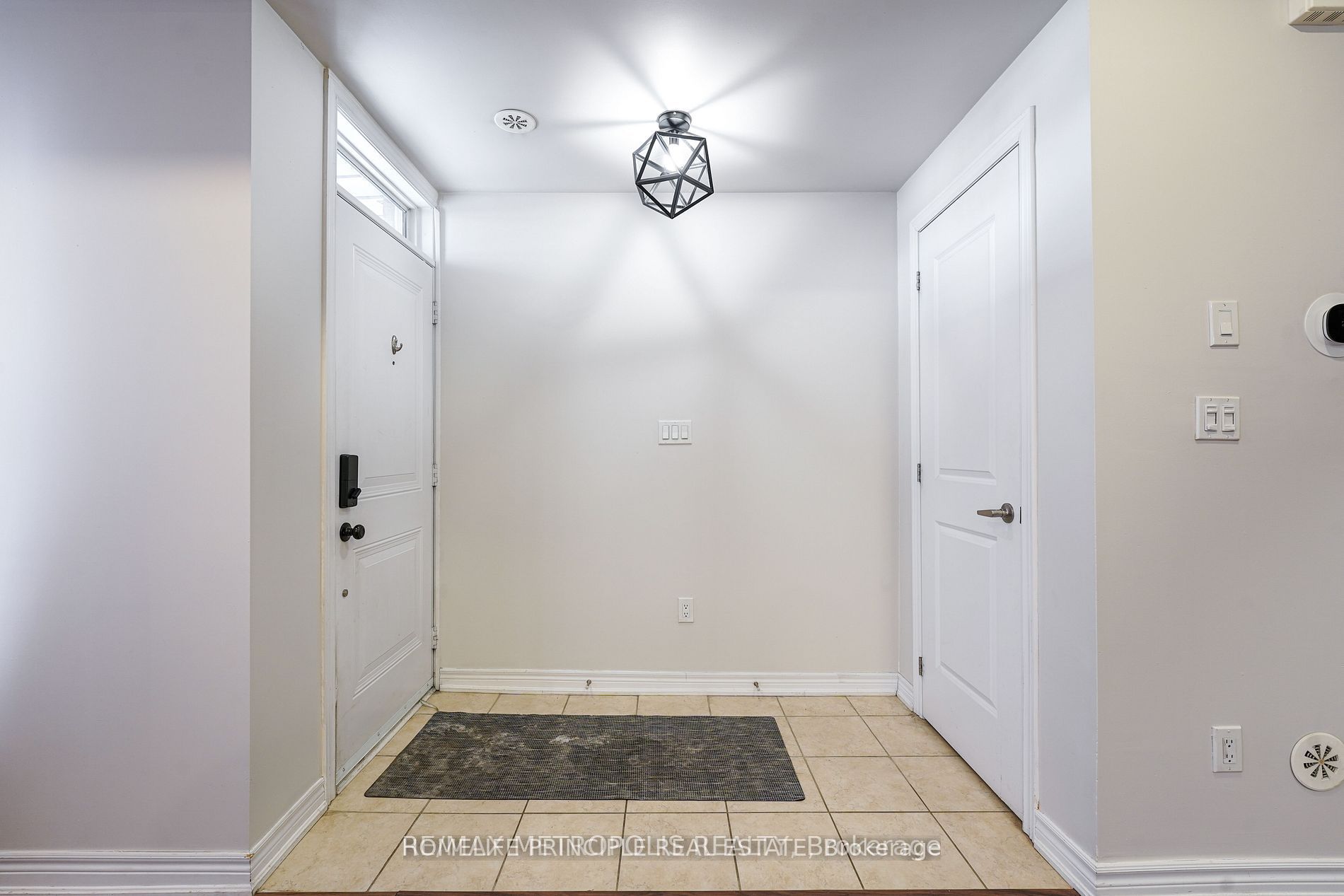 9621 Jane Street 6, Vaughan, ON L6A 4G5 photo 3