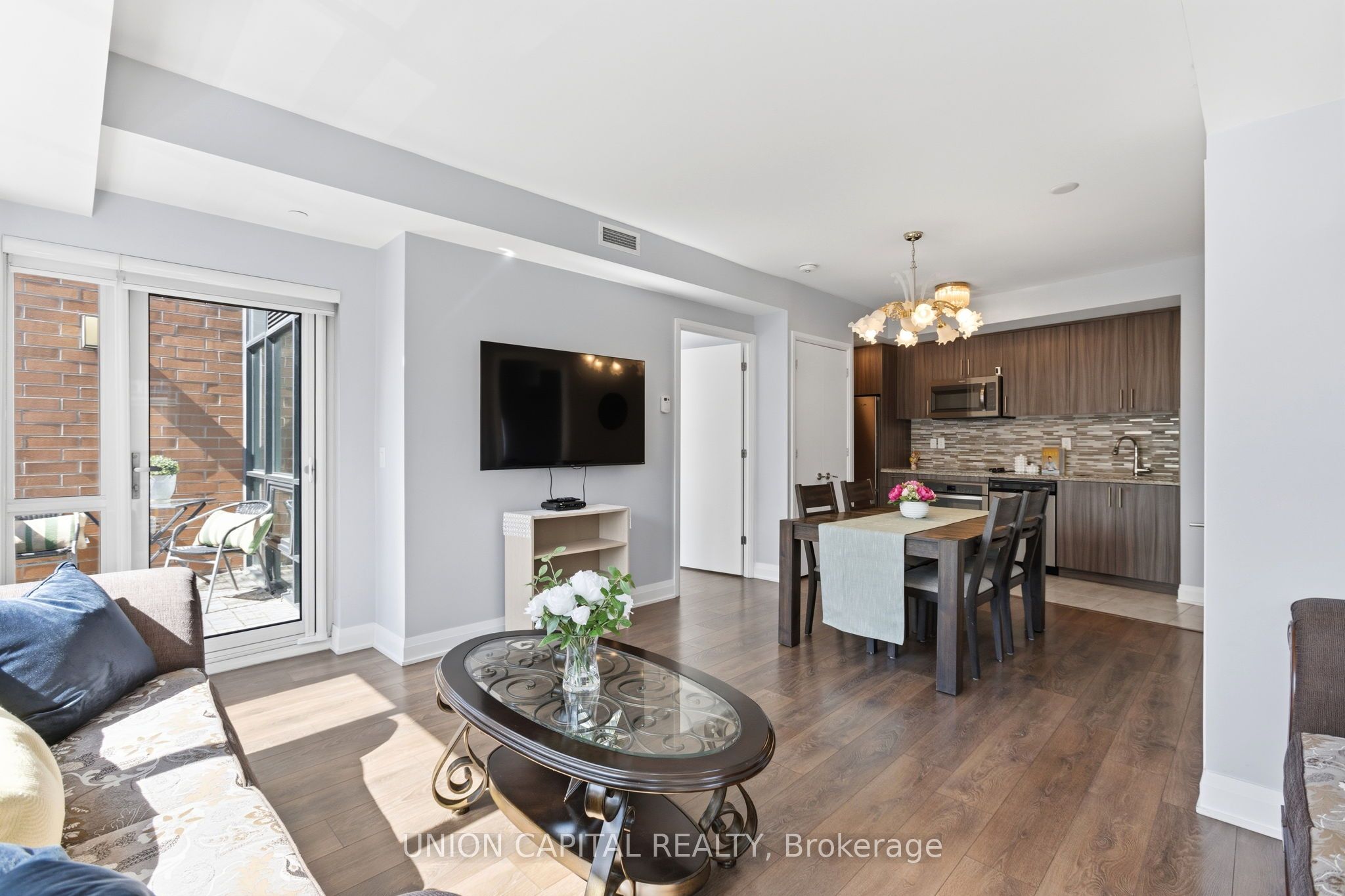 112 Woodbridge Avenue 412, Vaughan, ON L4L 2S7 photo 4