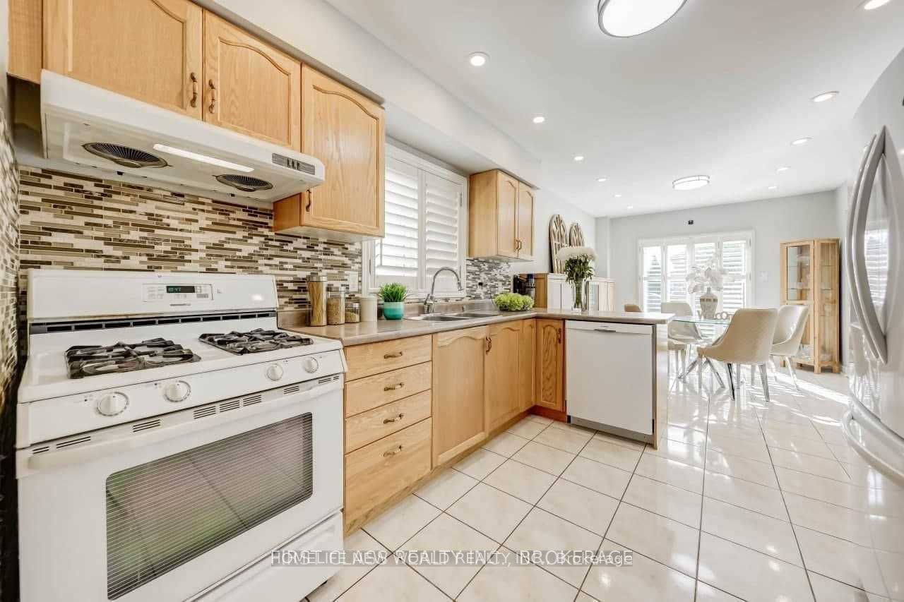 17 Zippora Drive, Richmond Hill, ON L4S 2M6 photo 5