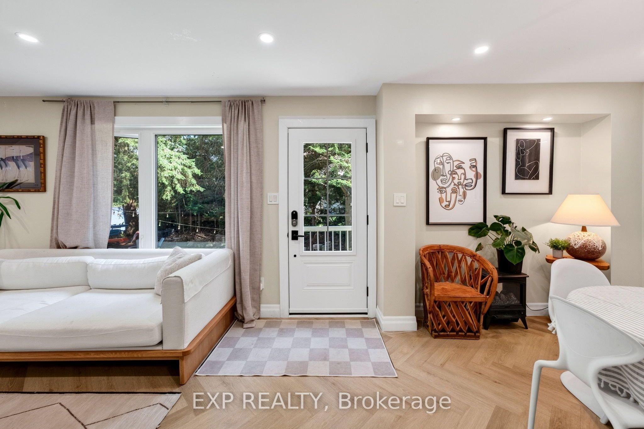 1 Aird Court, Georgina, ON L0E 1A0 photo 4