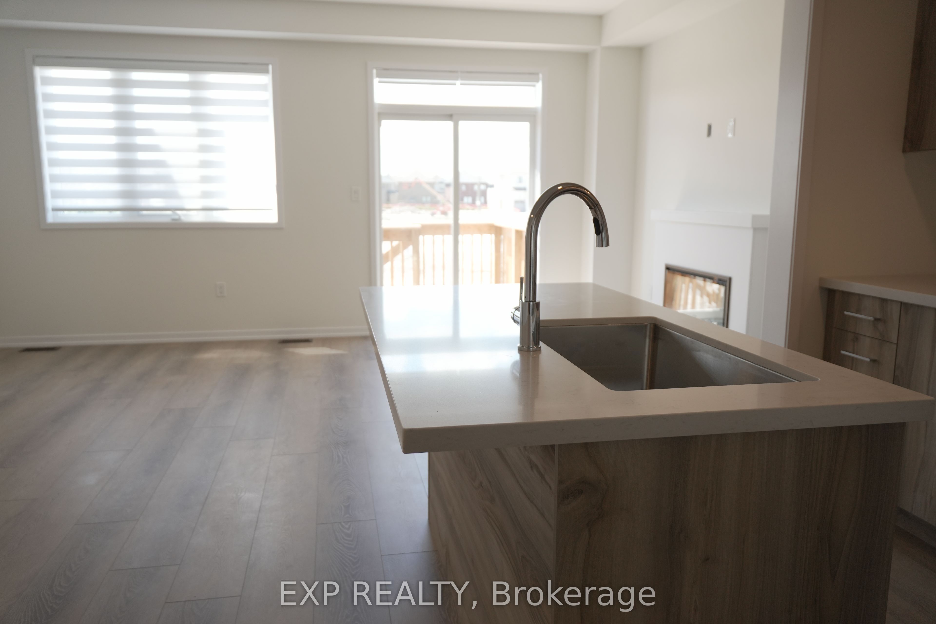 26 Alfred Garvey Gate, Georgina, ON L4P 0M4 photo 4