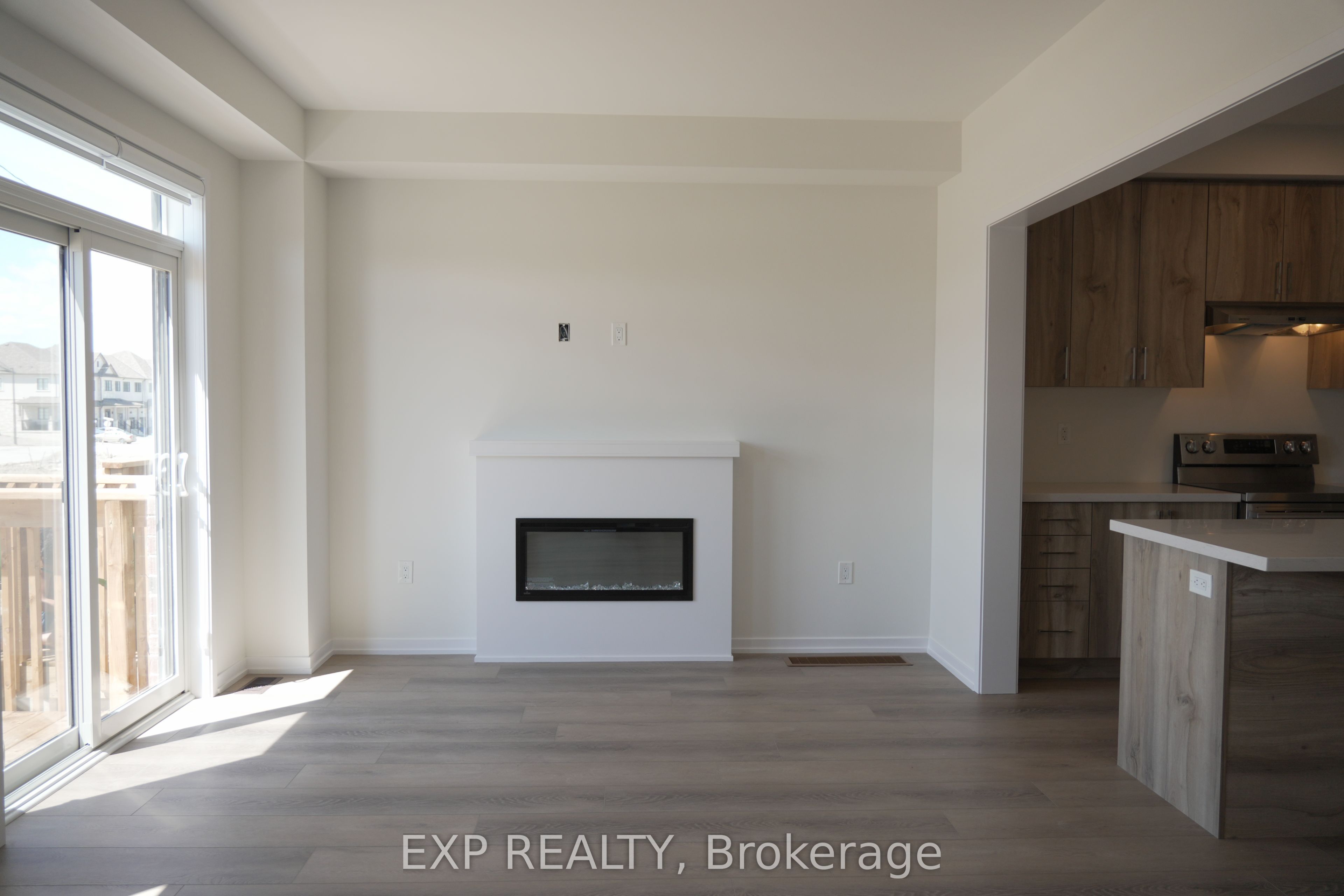 26 Alfred Garvey Gate, Georgina, ON L4P 0M4 photo 5