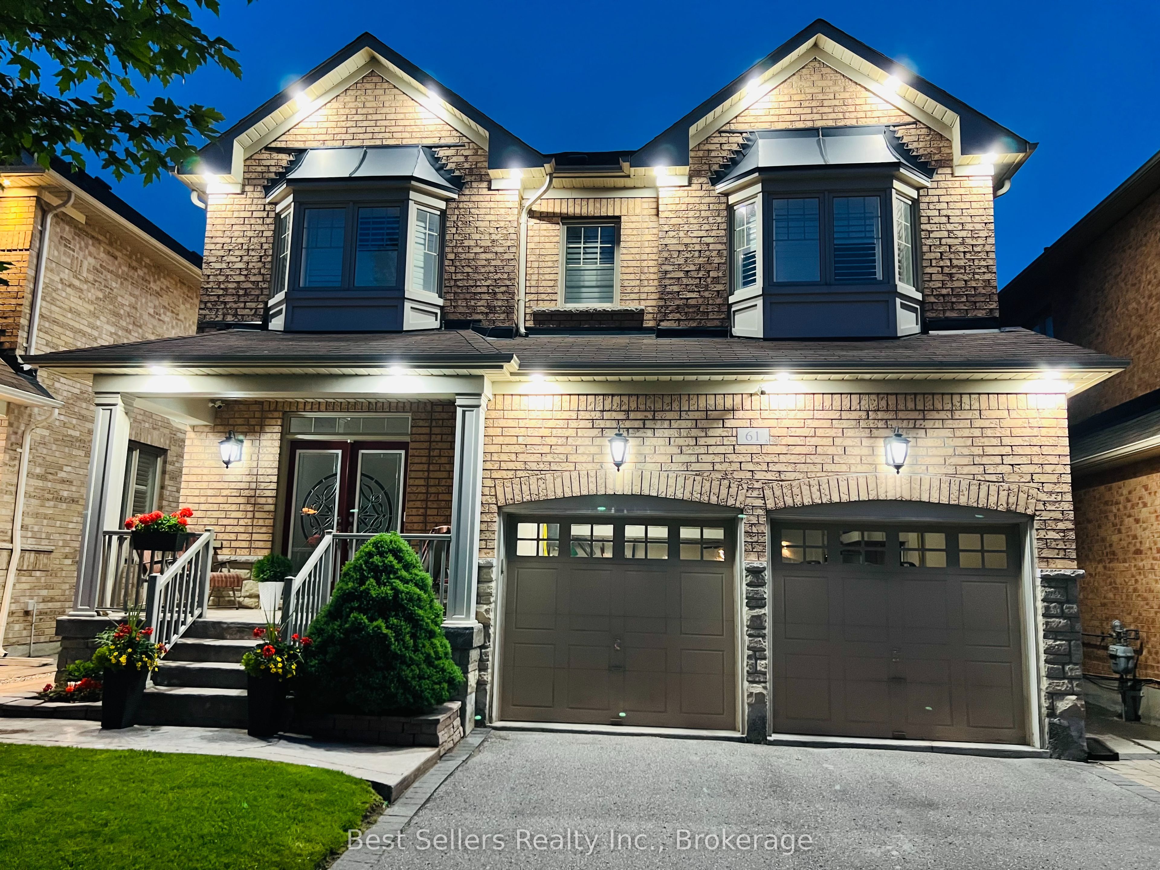 61 Braith Crescent, Whitchurch-Stouffville, ON L4A 0B9 photo 2