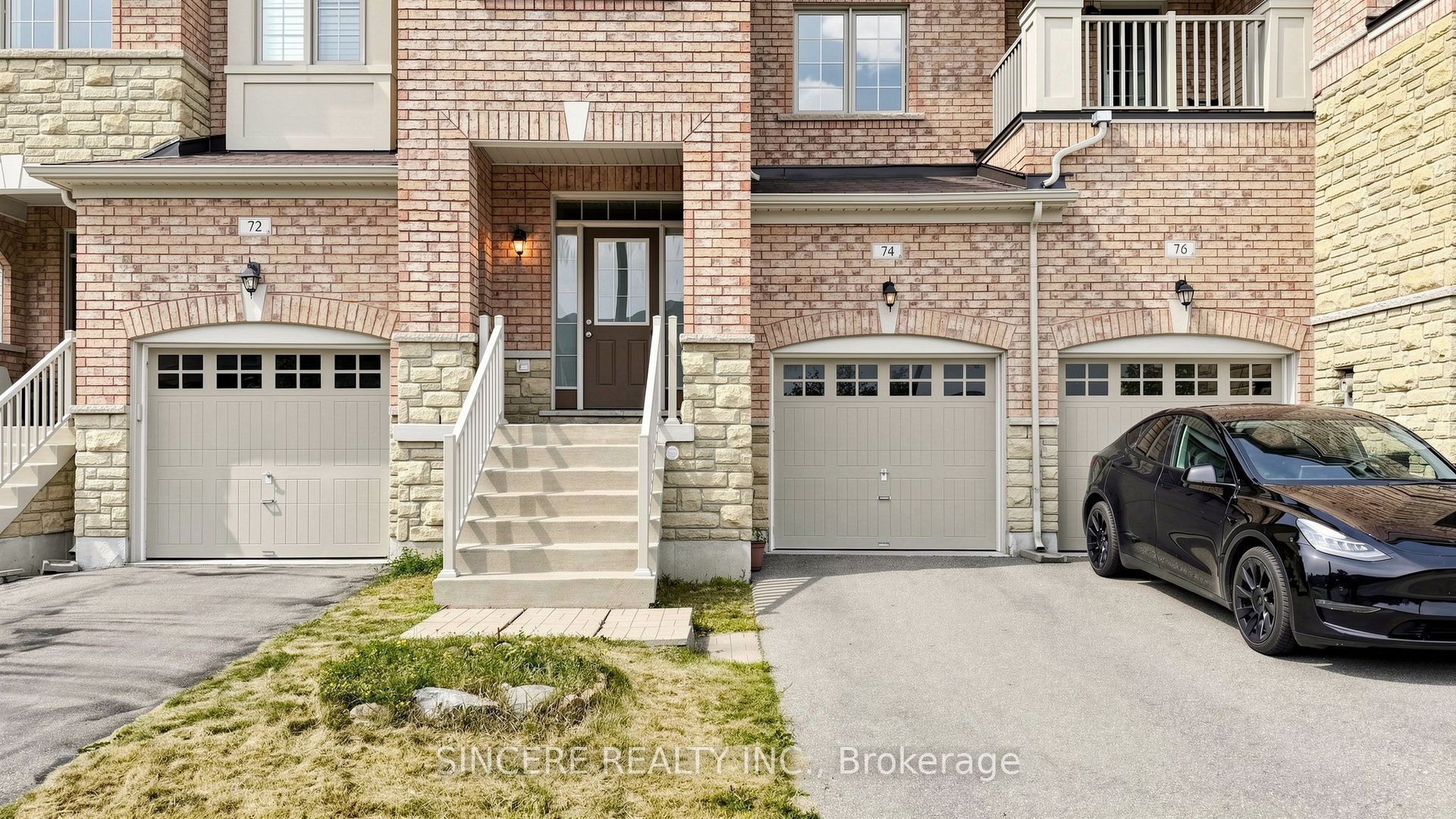 74 Paper Mills Crescent, Richmond Hill, ON L4E 0V4 photo 2