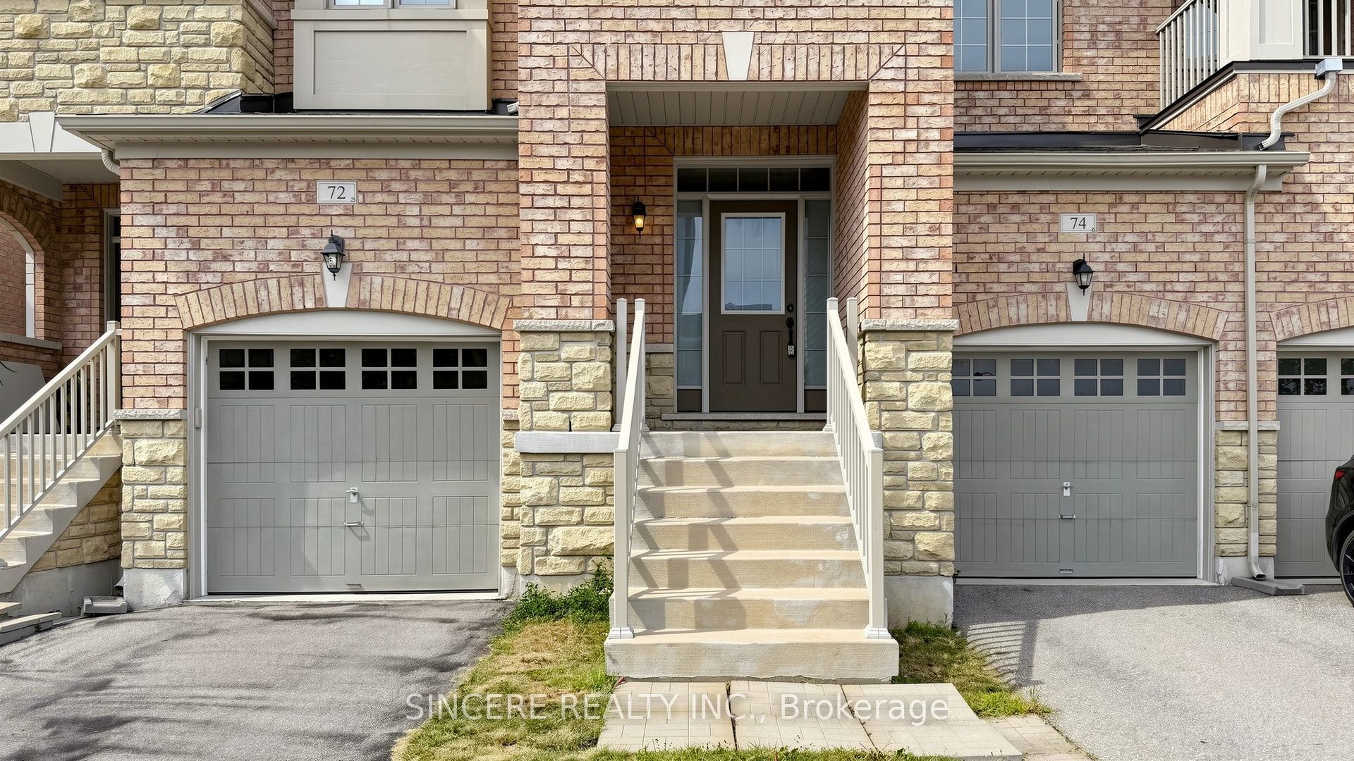 74 Paper Mills Crescent, Richmond Hill, ON L4E 0V4 photo 3
