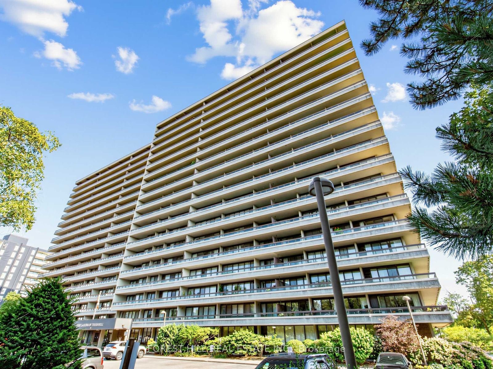 8111 Yonge Street 1209, Markham, ON L3T 4V9 photo 2