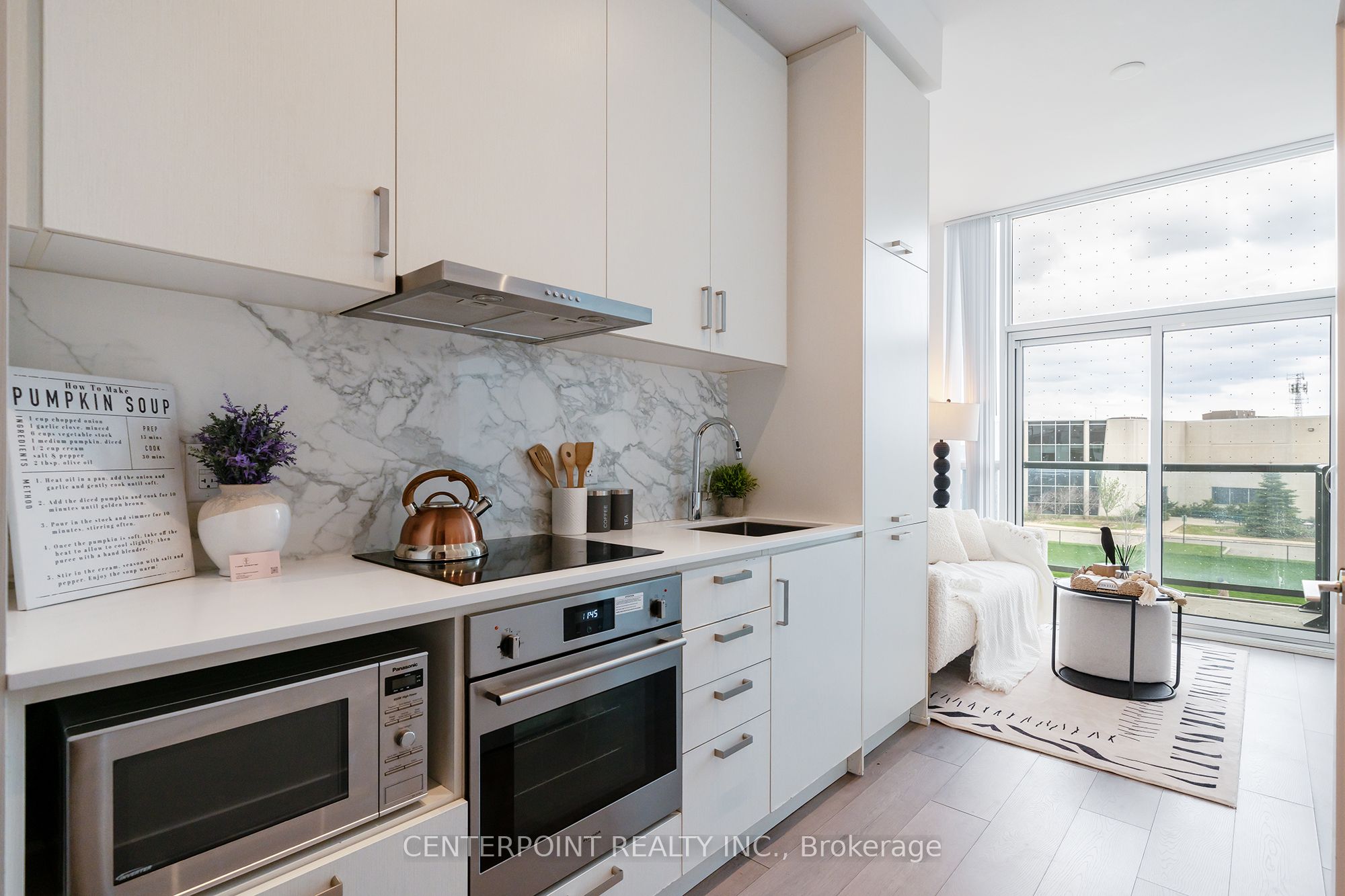 60 Honeycrisp Crescent 219, Vaughan, ON L4K 0N5 photo 2
