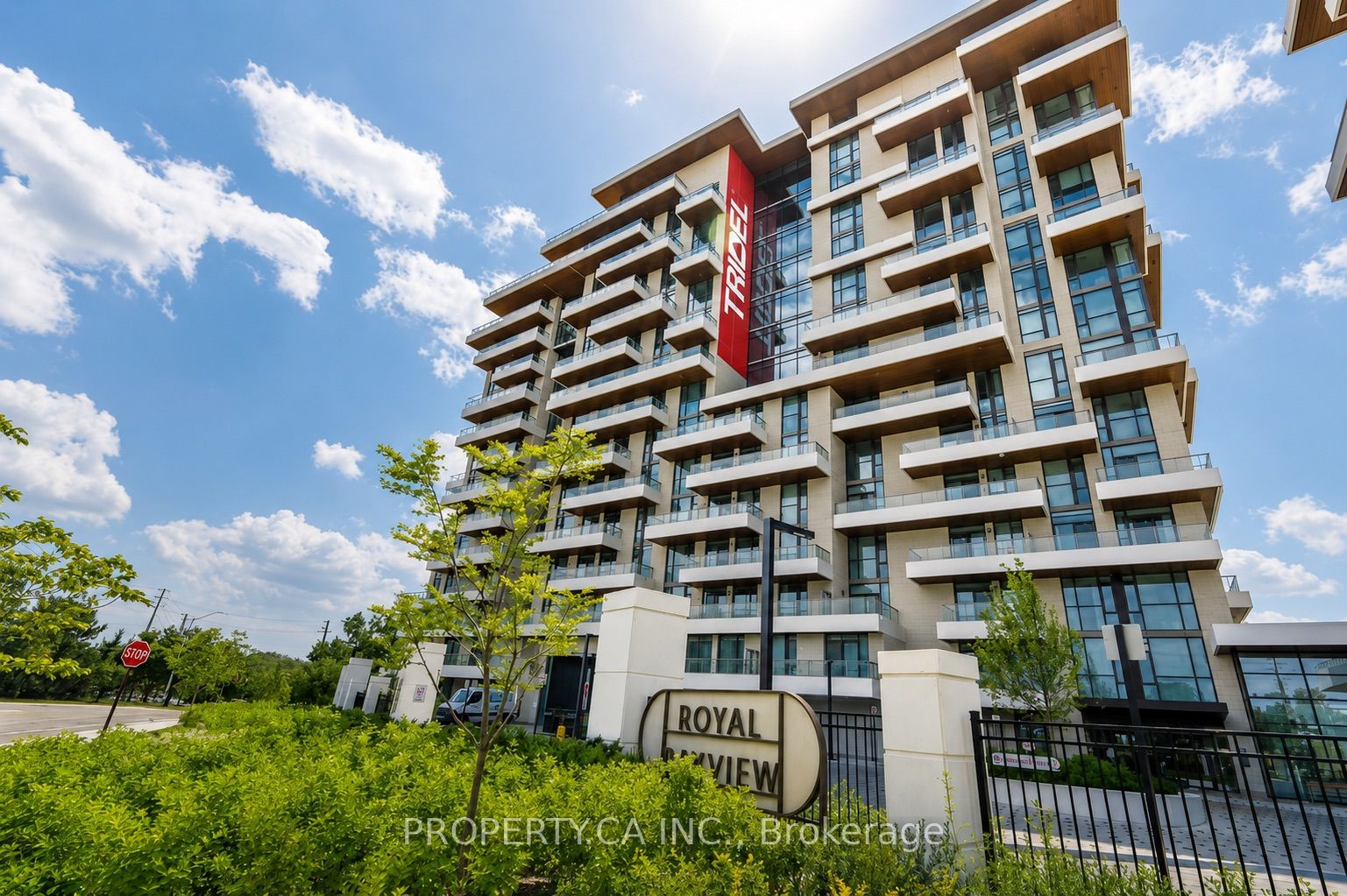 399 Royal Orchard Boulevard 422, Markham, ON L3T 0H4