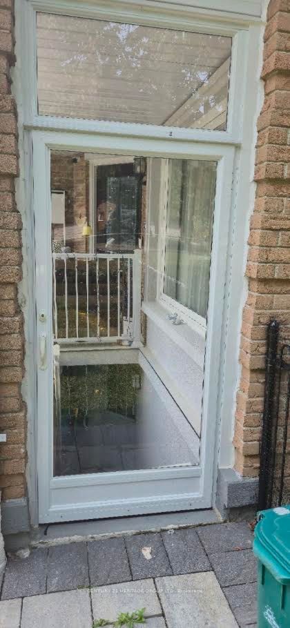 24 Guildwood Drive Bsmt, Richmond Hill, ON L4C 8E5 photo 3