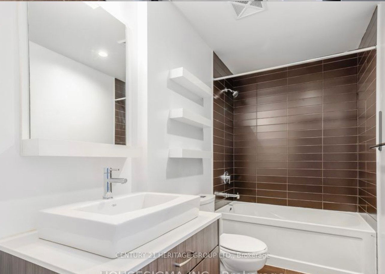 9205 Yonge Street 1513, Richmond Hill, ON L4C 1V5 photo 4