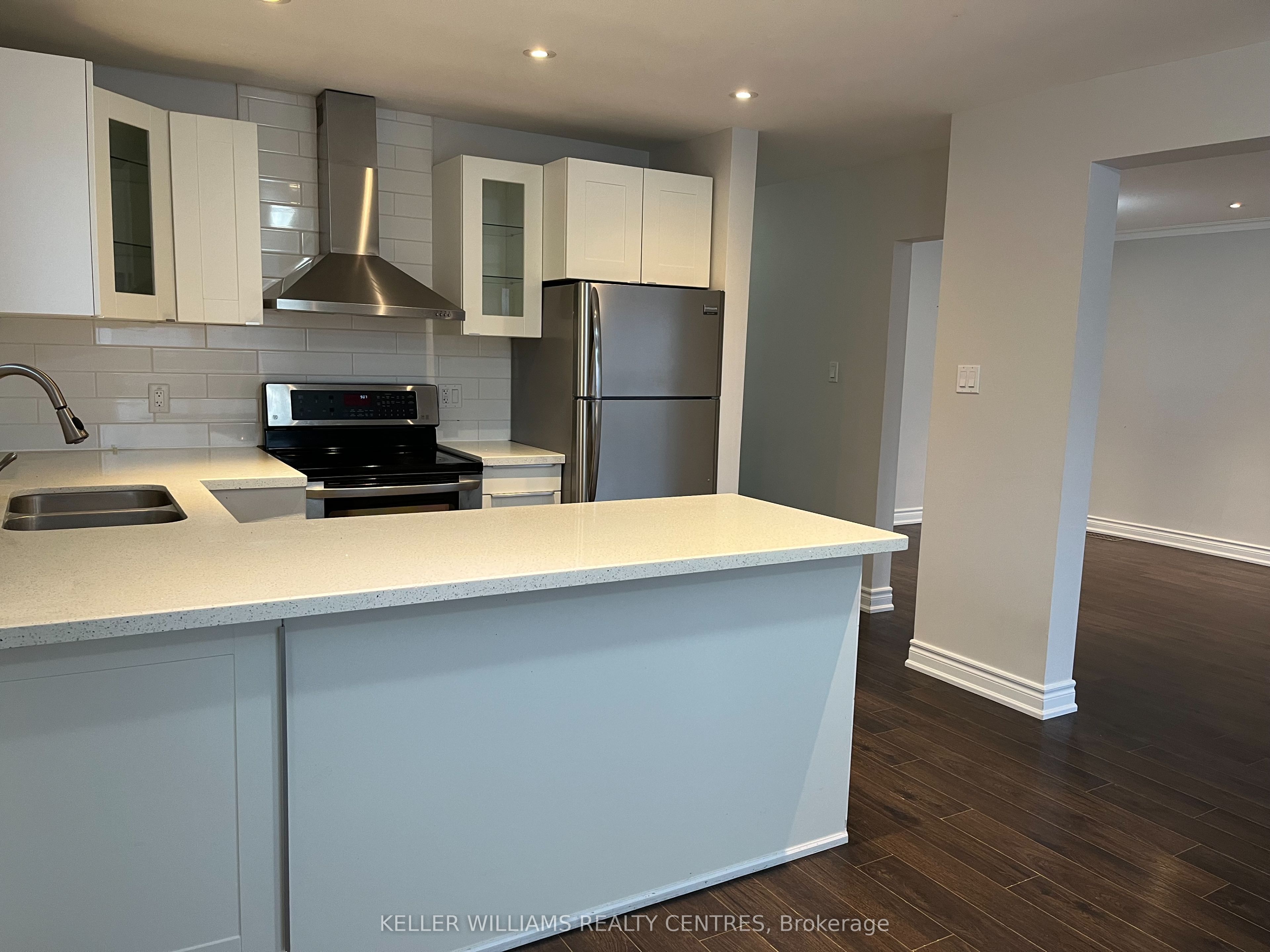 211 Silverbirch Drive Upper, Newmarket, ON L3Y 2Z6 photo 4