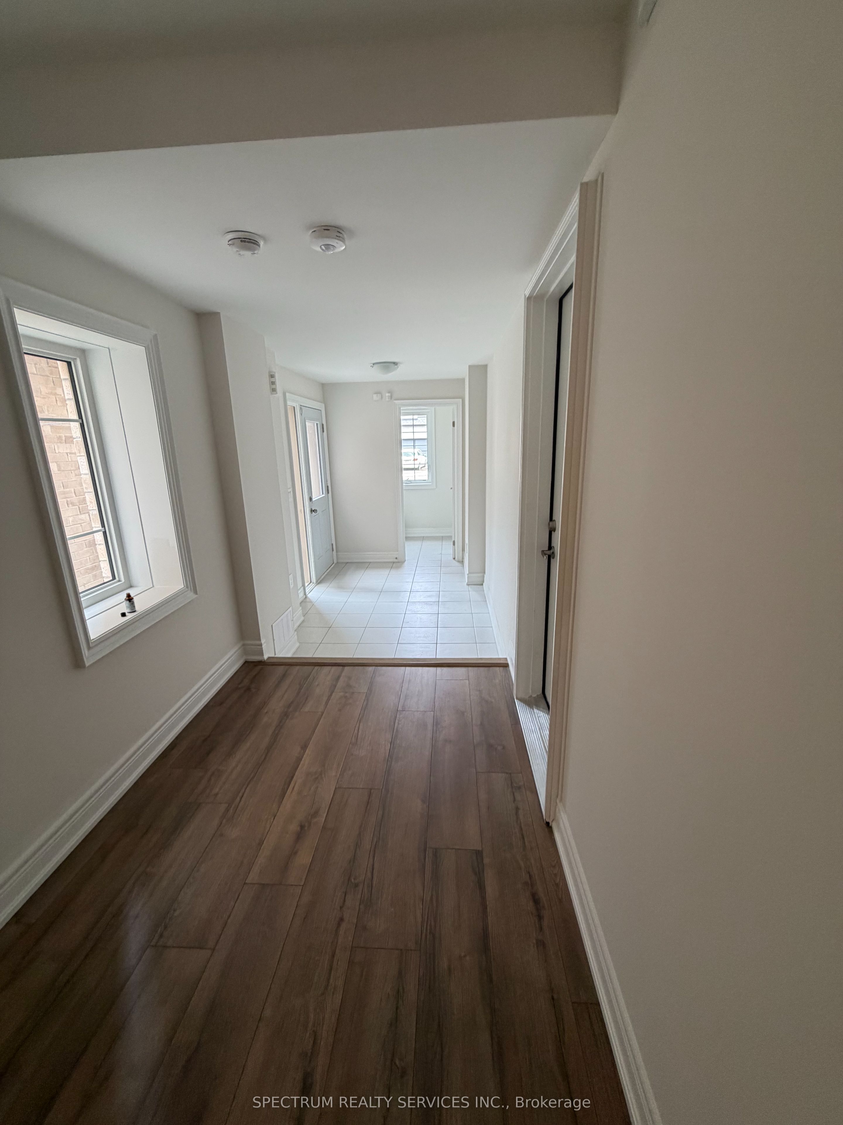 177 Rowe Street, Bradford West Gwillimbury, ON L3Z 4N2 photo 4