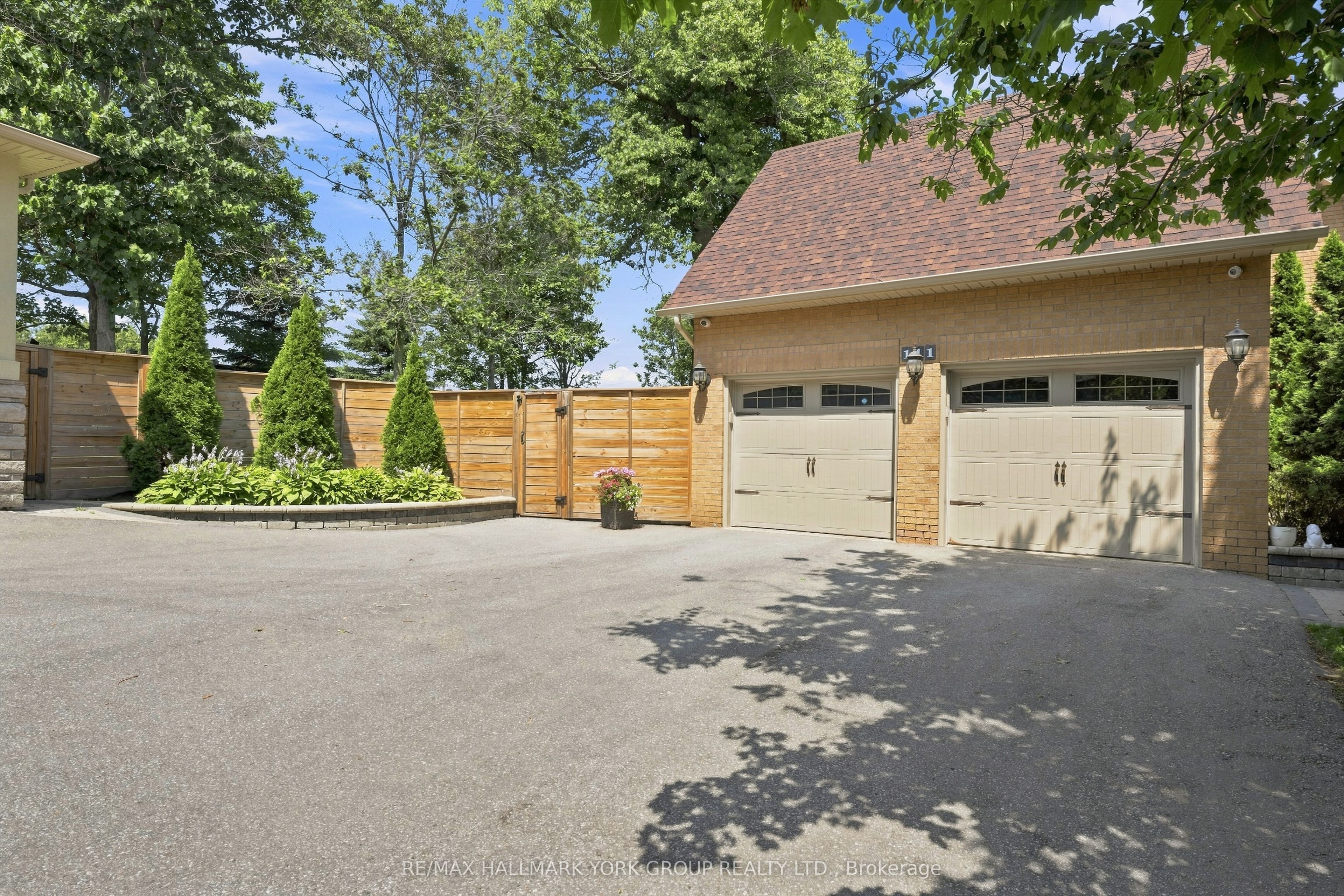 111 Whispering Pine Trail, Aurora, ON L4G 4X8 photo 5